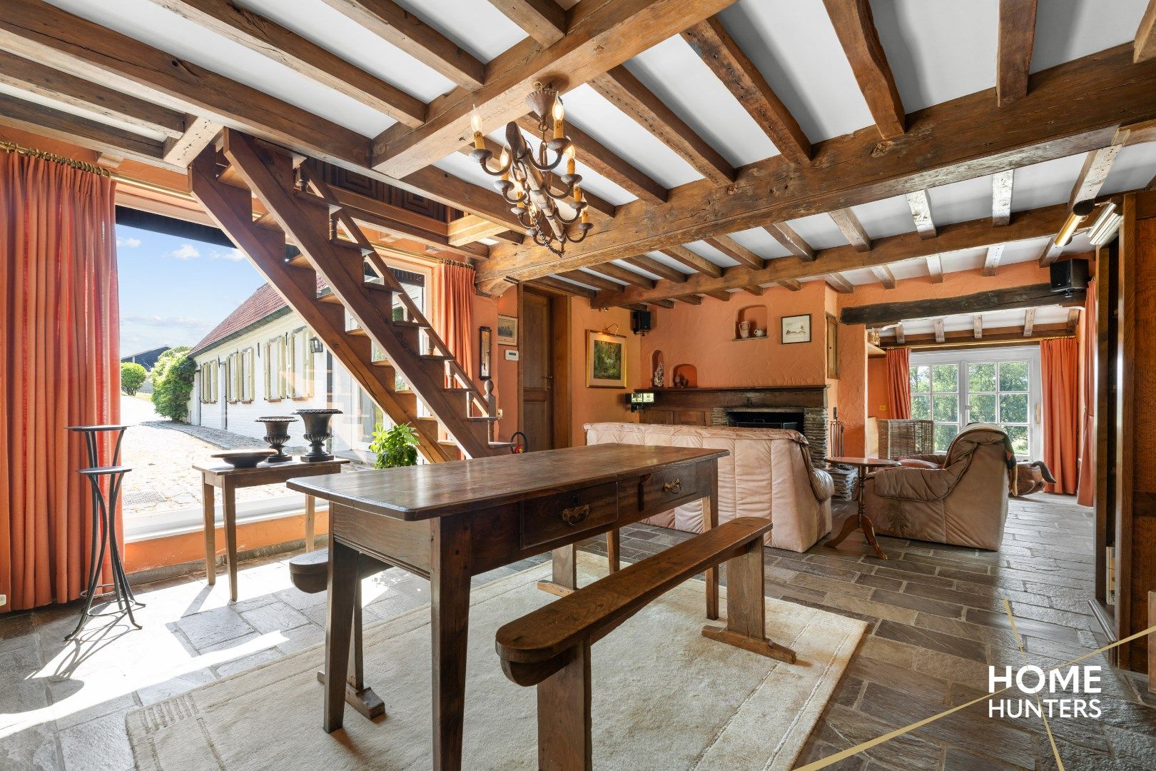 Exclusieve villa met gastenverblijf en panoramische zichten foto 22