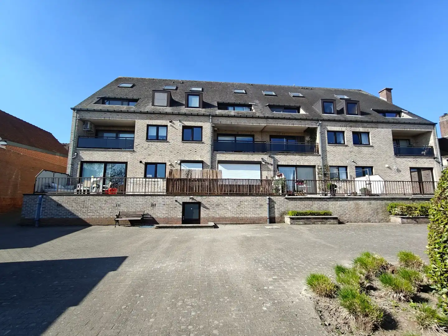 Gezellig gelijkvloers appartement te Schellebelle foto {{pictureIndex}}