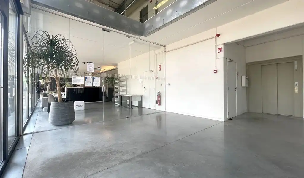 Instapklare kantoorruimte te huur in Burcht foto 9