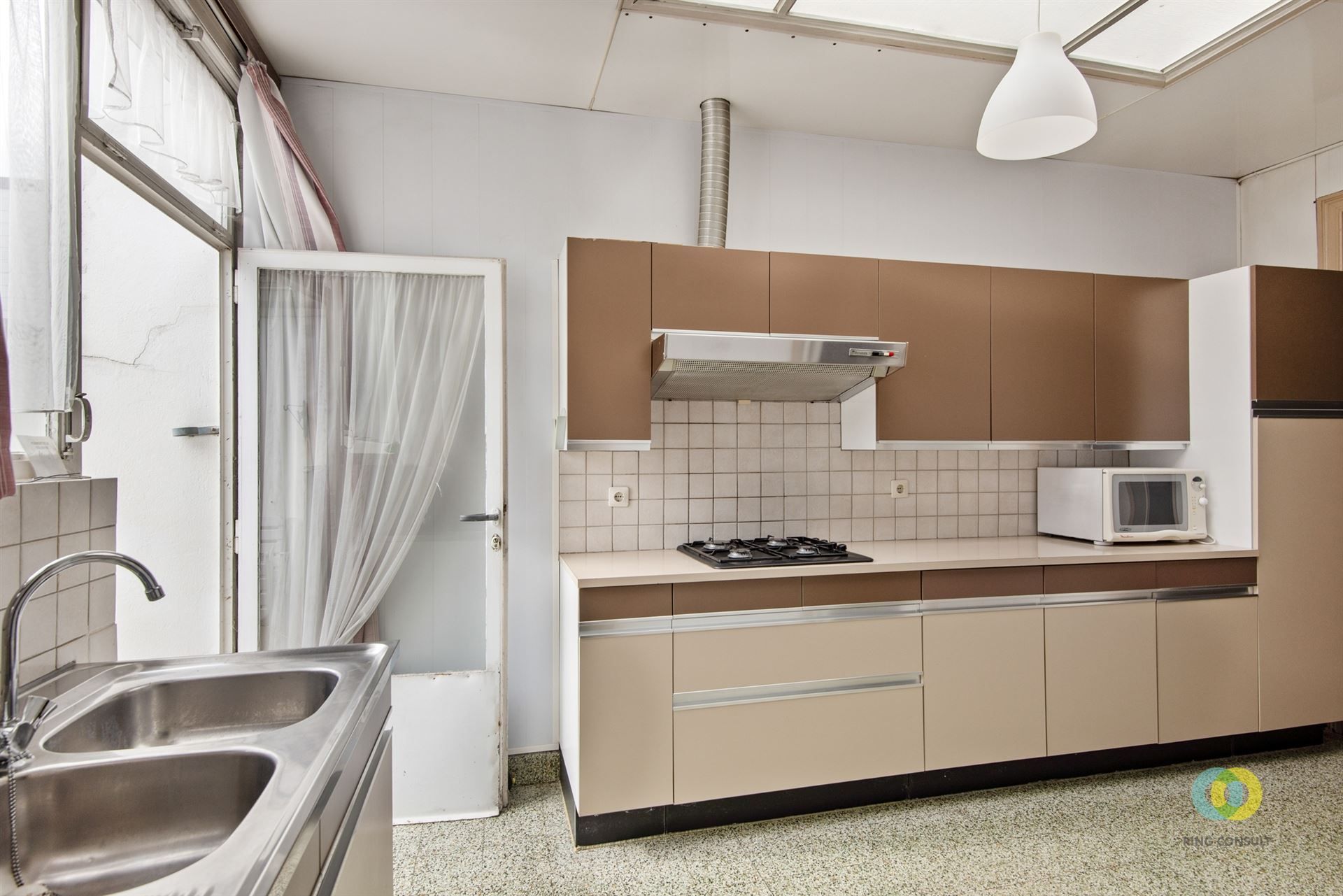 Te renoveren woning op rustige ligging foto 9