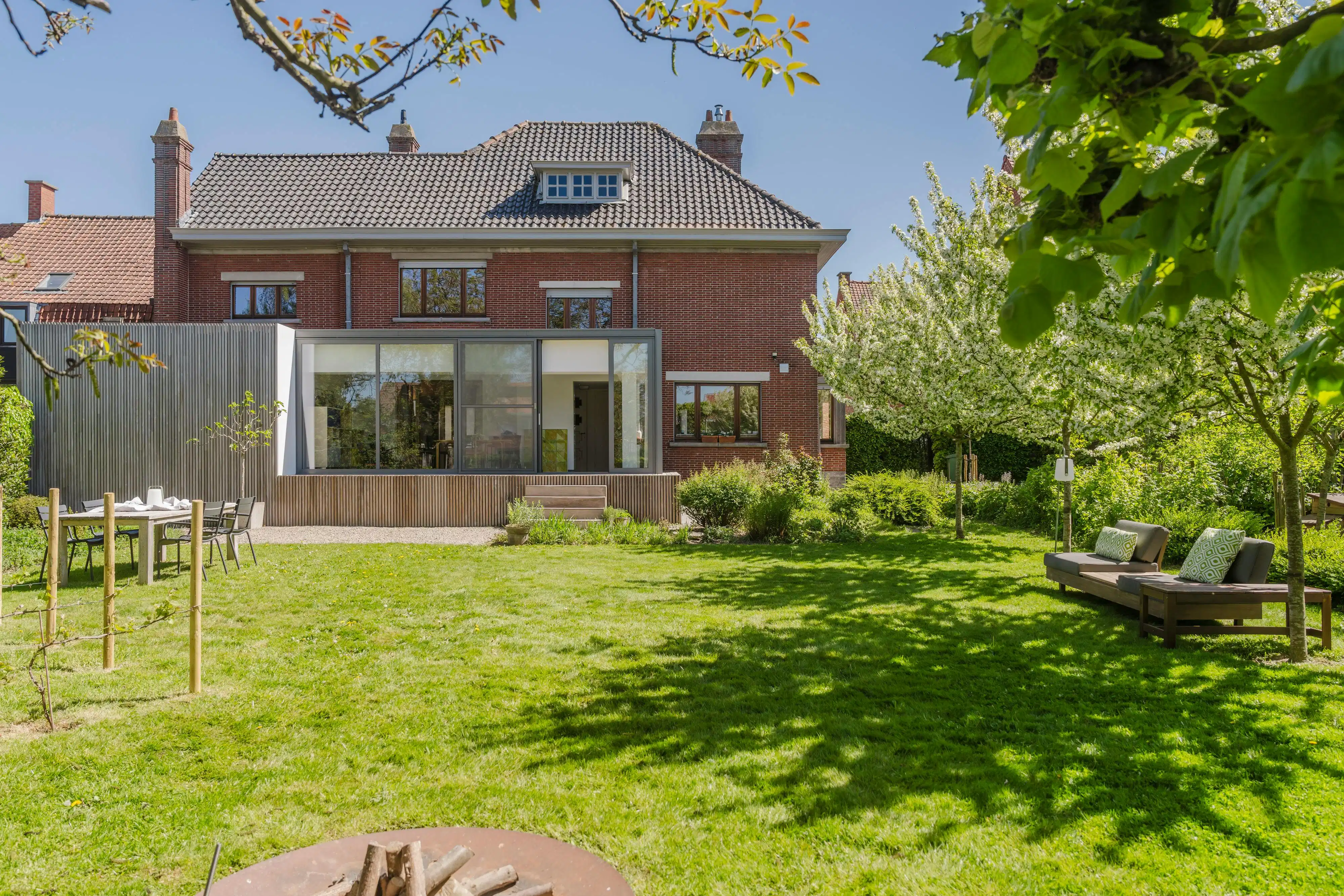 Karaktervolle burgerwoning met charmante tuin in Wevelgem foto 25