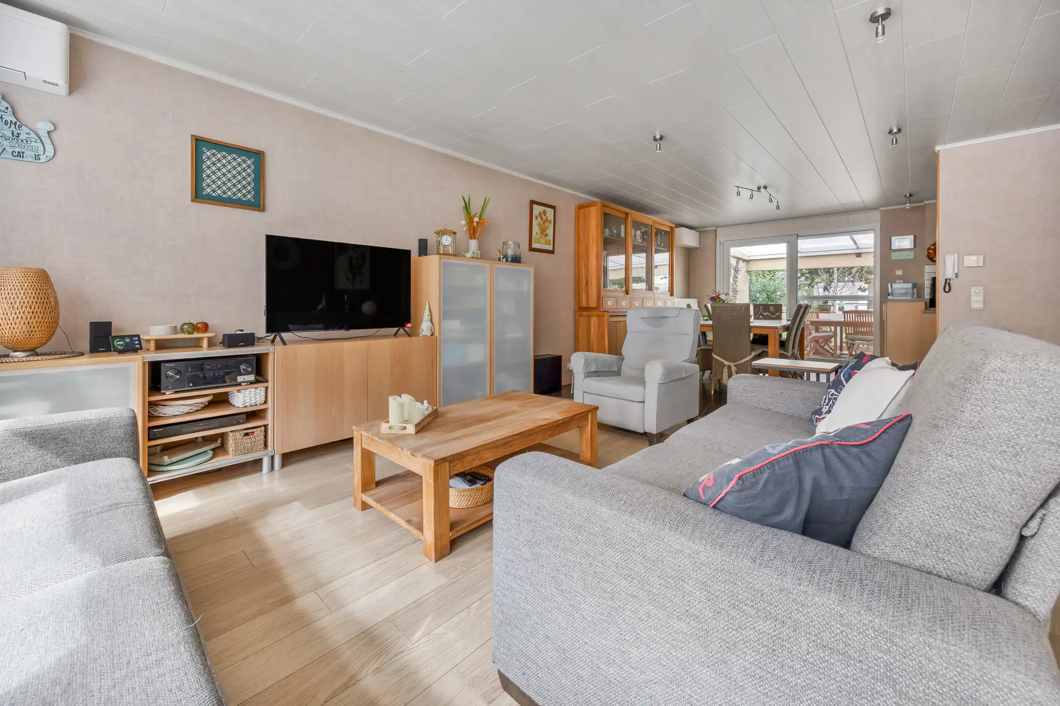 goed verzorgde woning met 3 slaapkamers , garage en terras foto 8
