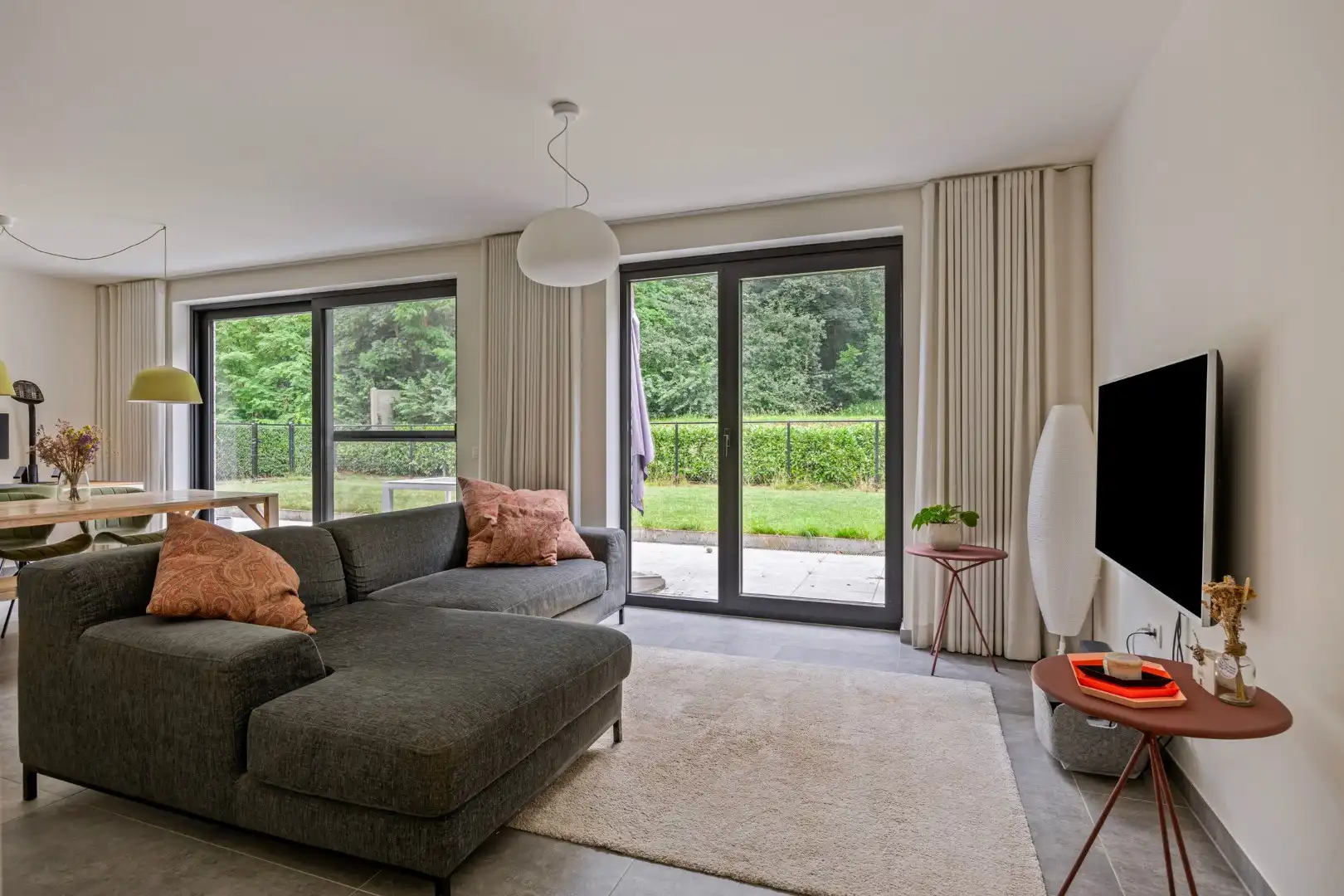 Ruim appartement met 2 slaapkamers en tuin + autostaanplaats vlakbij autostrade - EPC 68 kWh/m²  foto 6