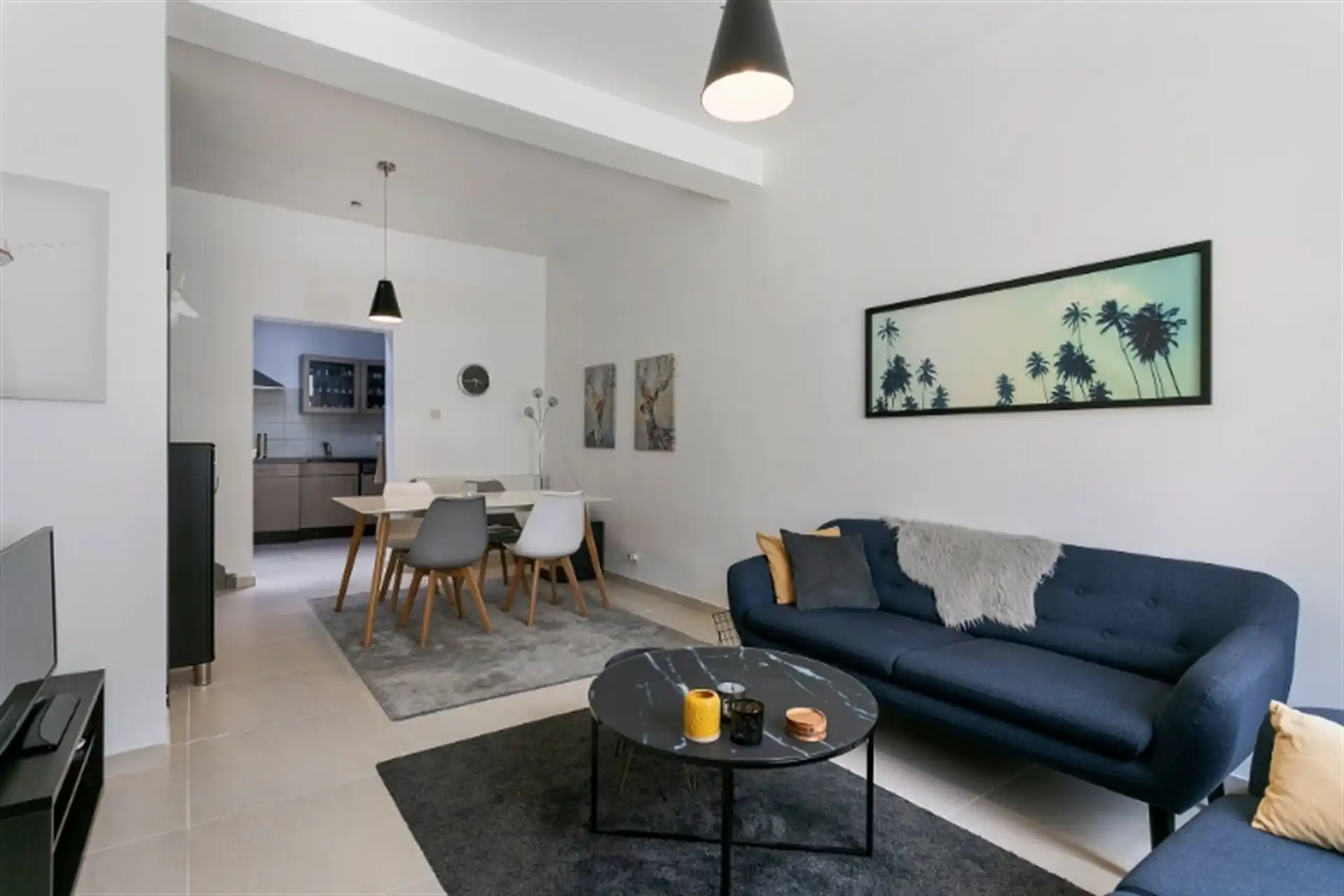 Instapklare woning gelegen op wandelafstand van het centrum en stadspark te Aalst. foto 4