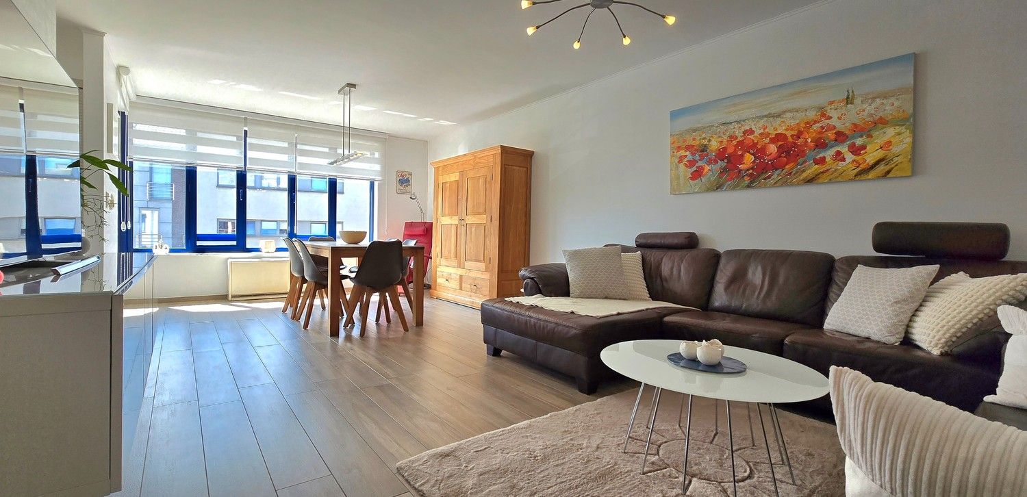 TE KOOP : instapklaar appartement op centrale ligging met 2 slaapkamers en 2 terrassen foto 4