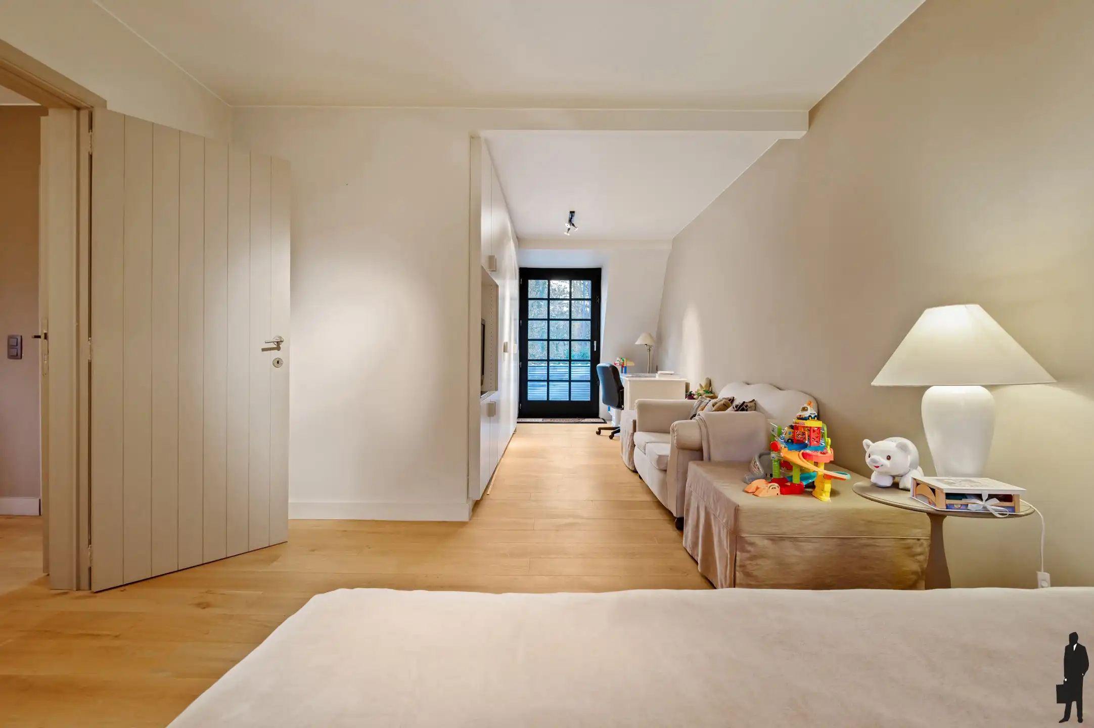 Prachtige villa met uitzicht op de weilanden van het kasteel foto 20