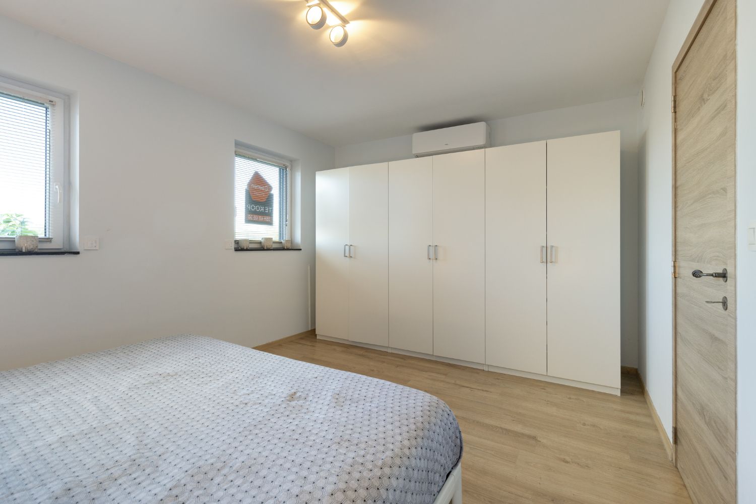 Halfopen recente woning te koop in rustige wijk Baanhof foto 18