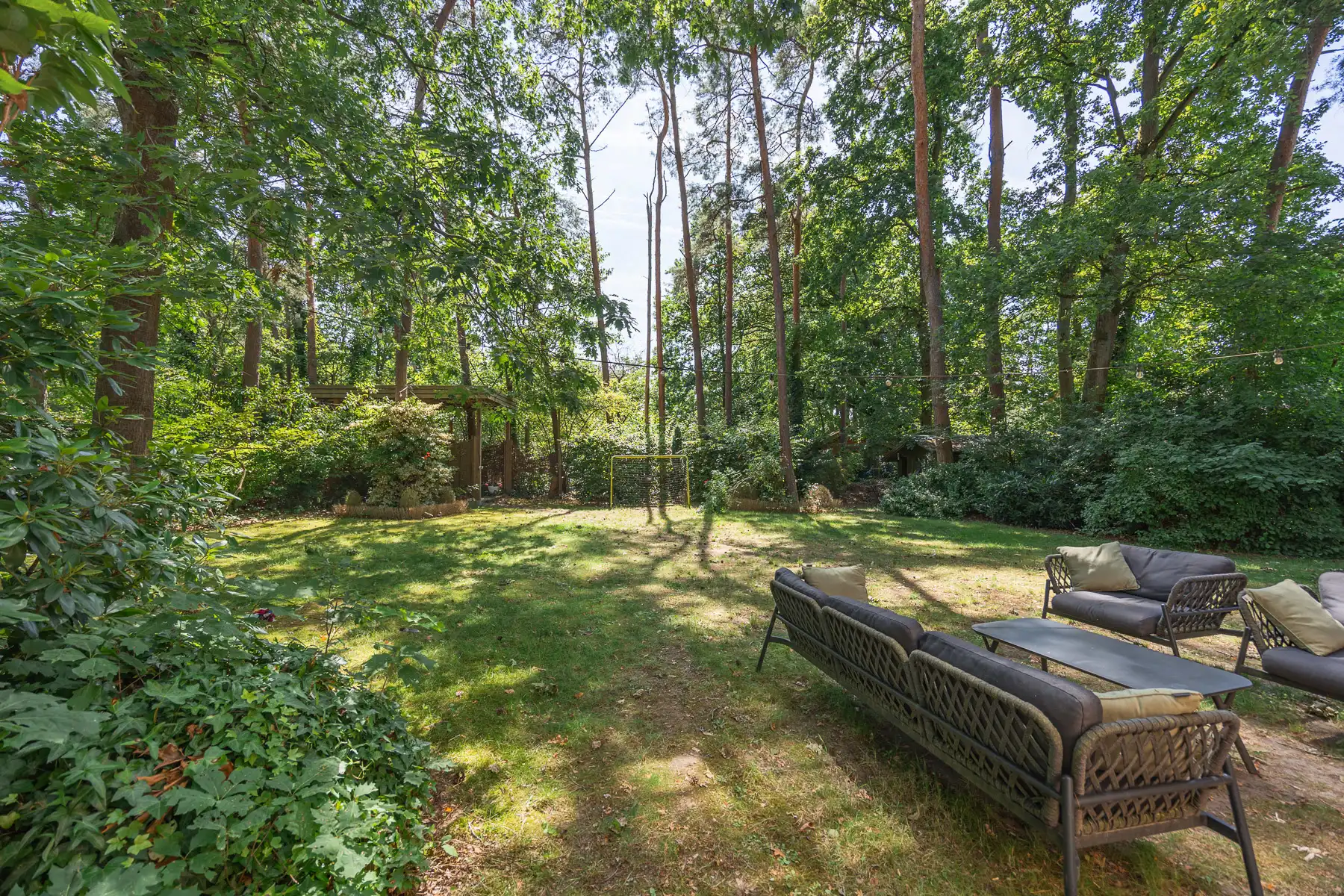 Charmante en ruime open bebouwing met grote tuin foto 26