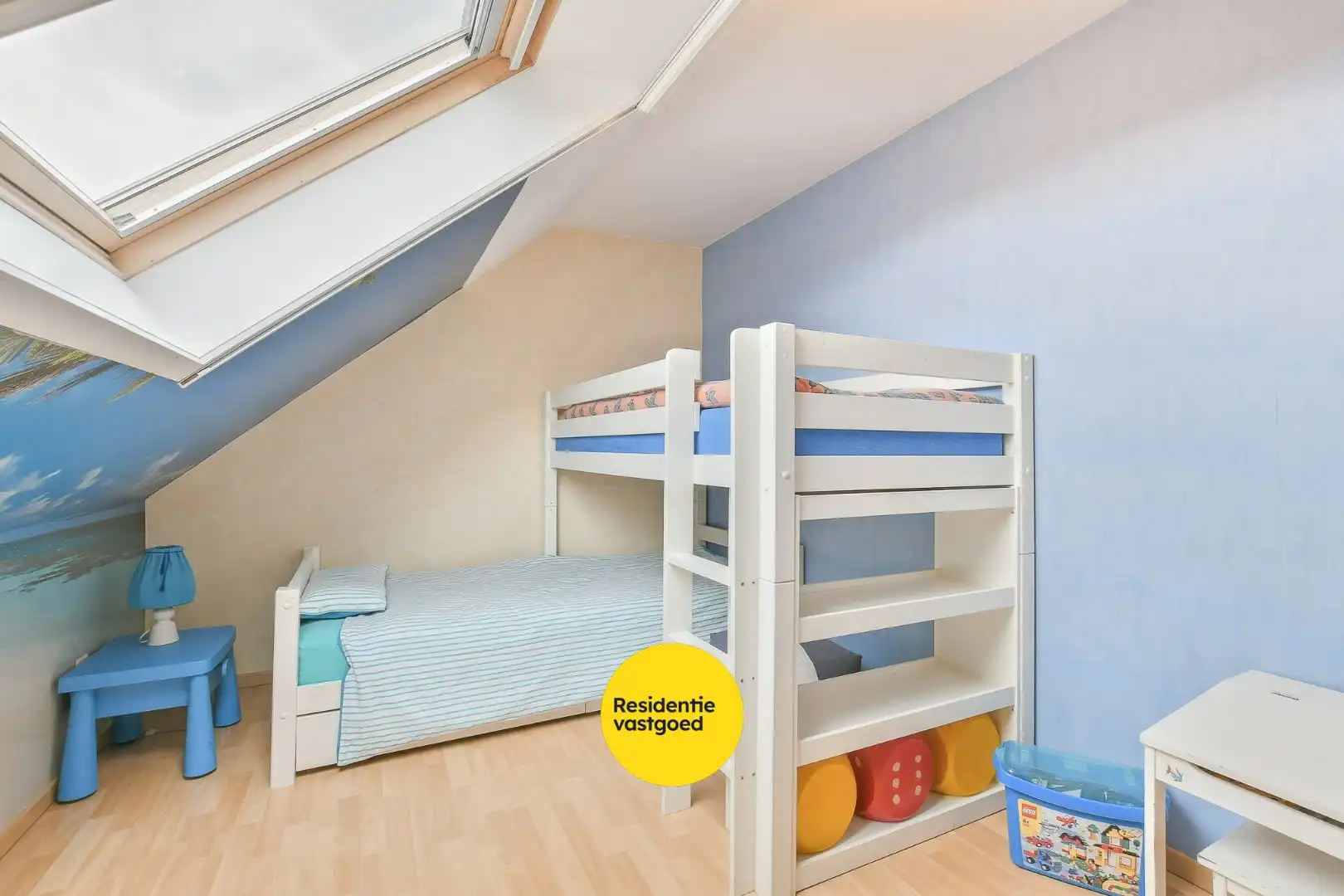 Instapklare halfopen bebouwing met 3 slaapkamers en tuin in De Haan! foto 22