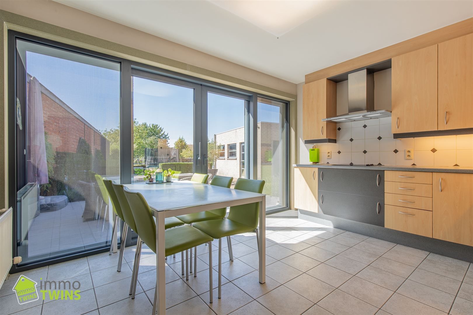 Instapklare halfopen bebouwing op royaal perceel van 13a 12ca met diepe tuin en zonnepanelen | BEZOEKDAG 20/09 op afspraak! foto 6