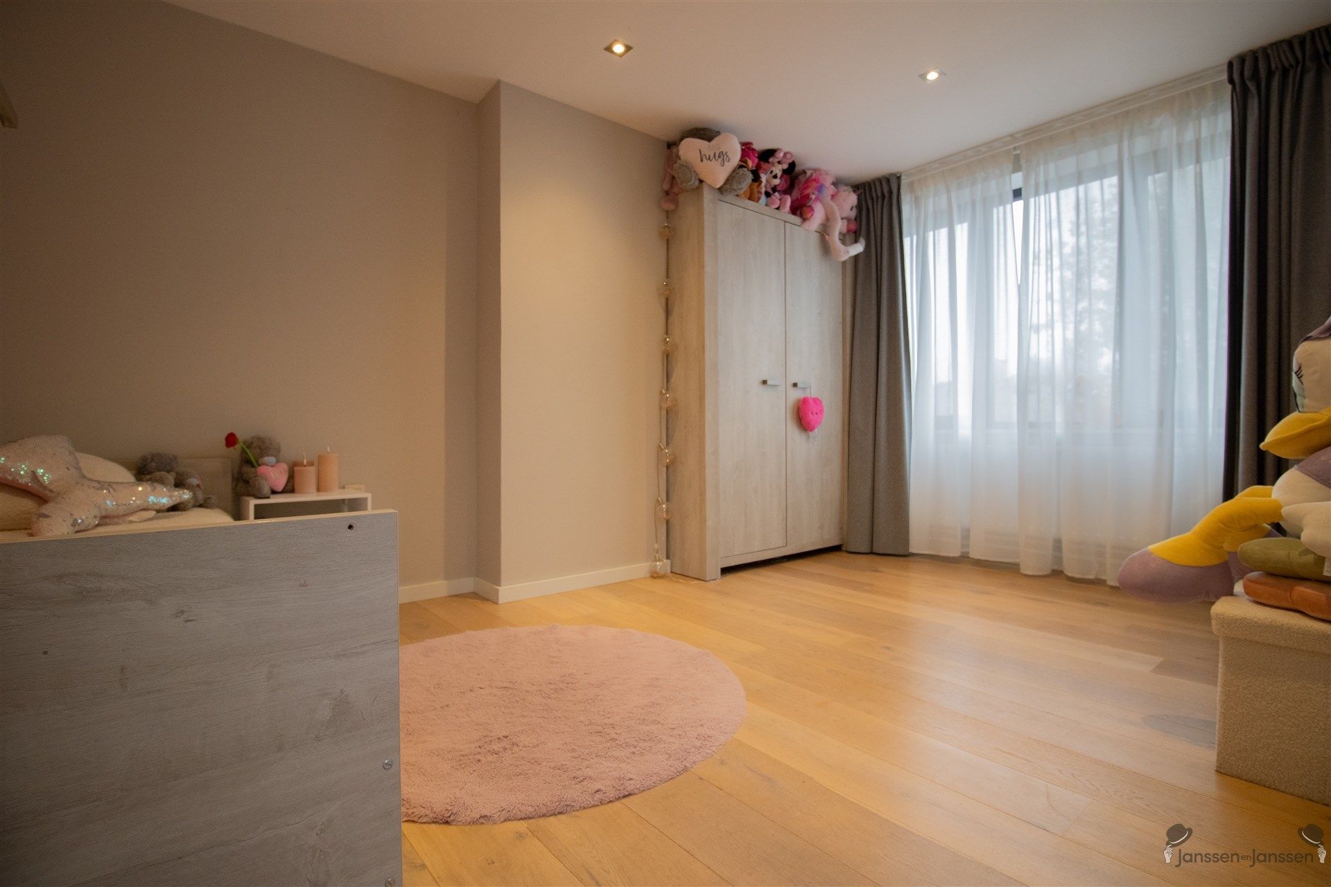 Gerenoveerde bel-étage met 3 slaapkamers op 165 m² foto 8