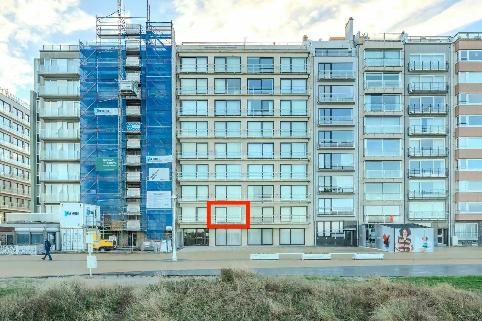 Prachtig gerenoveerd appartement met frontaal zeezicht! foto 3