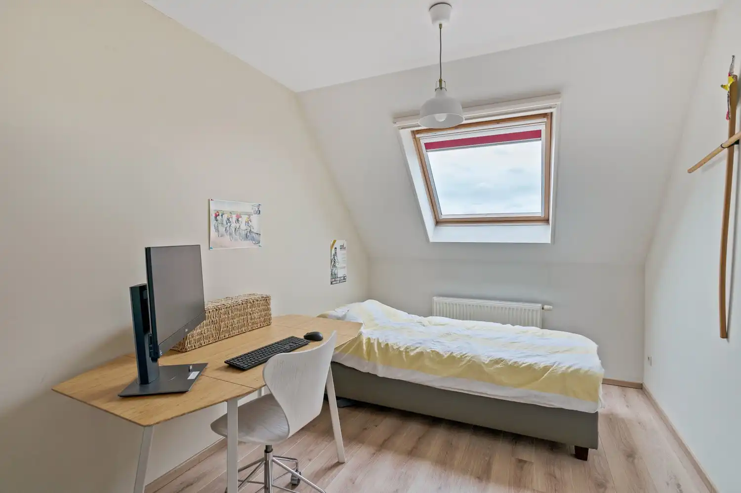 Ruim duplexappartement met 2 slaapkamers op toplocatie te Lint foto 16