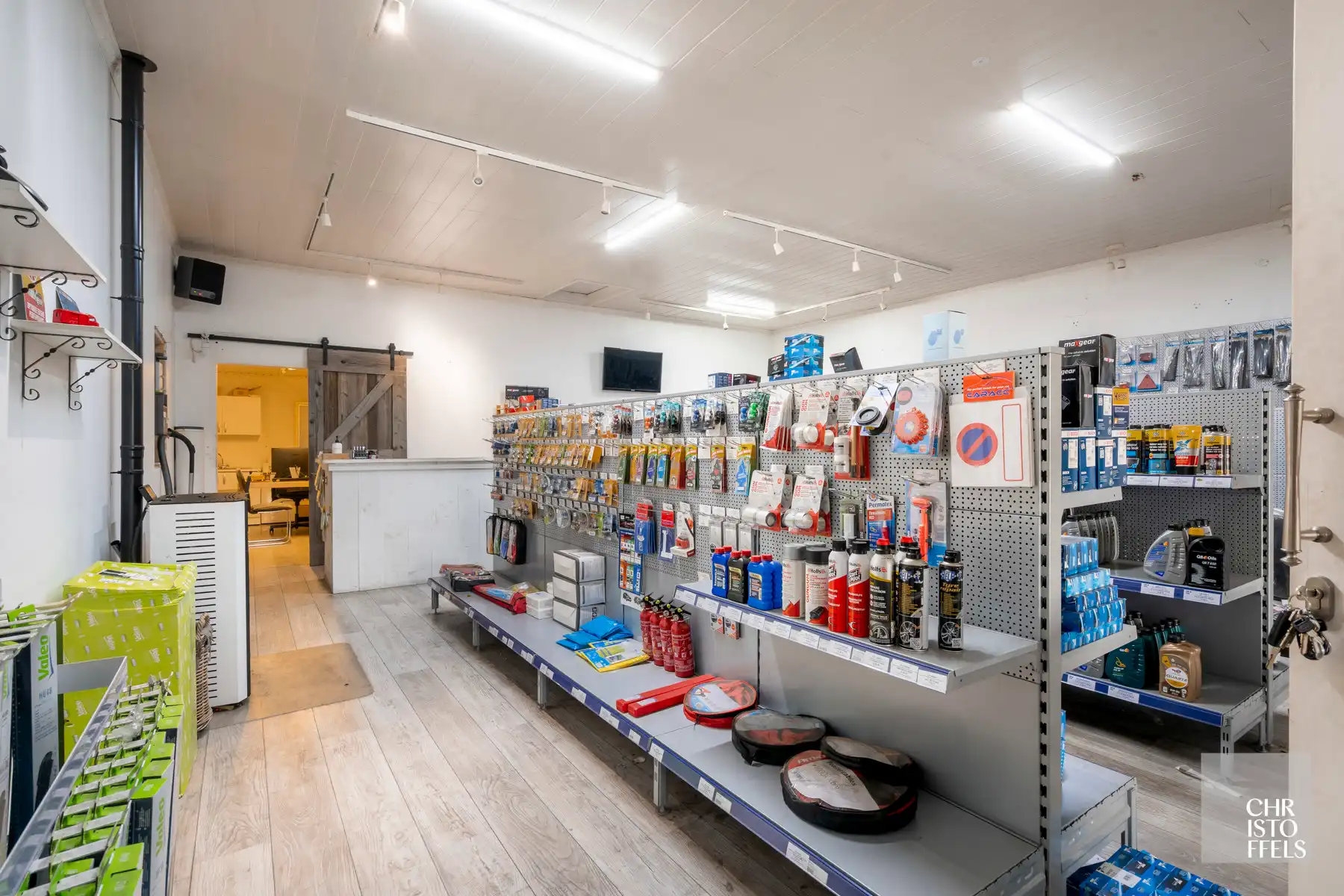 Verhuurde handelsruimte van 90m² met investeringspotentieel nabij het centrum van Maasmechelen! foto 6