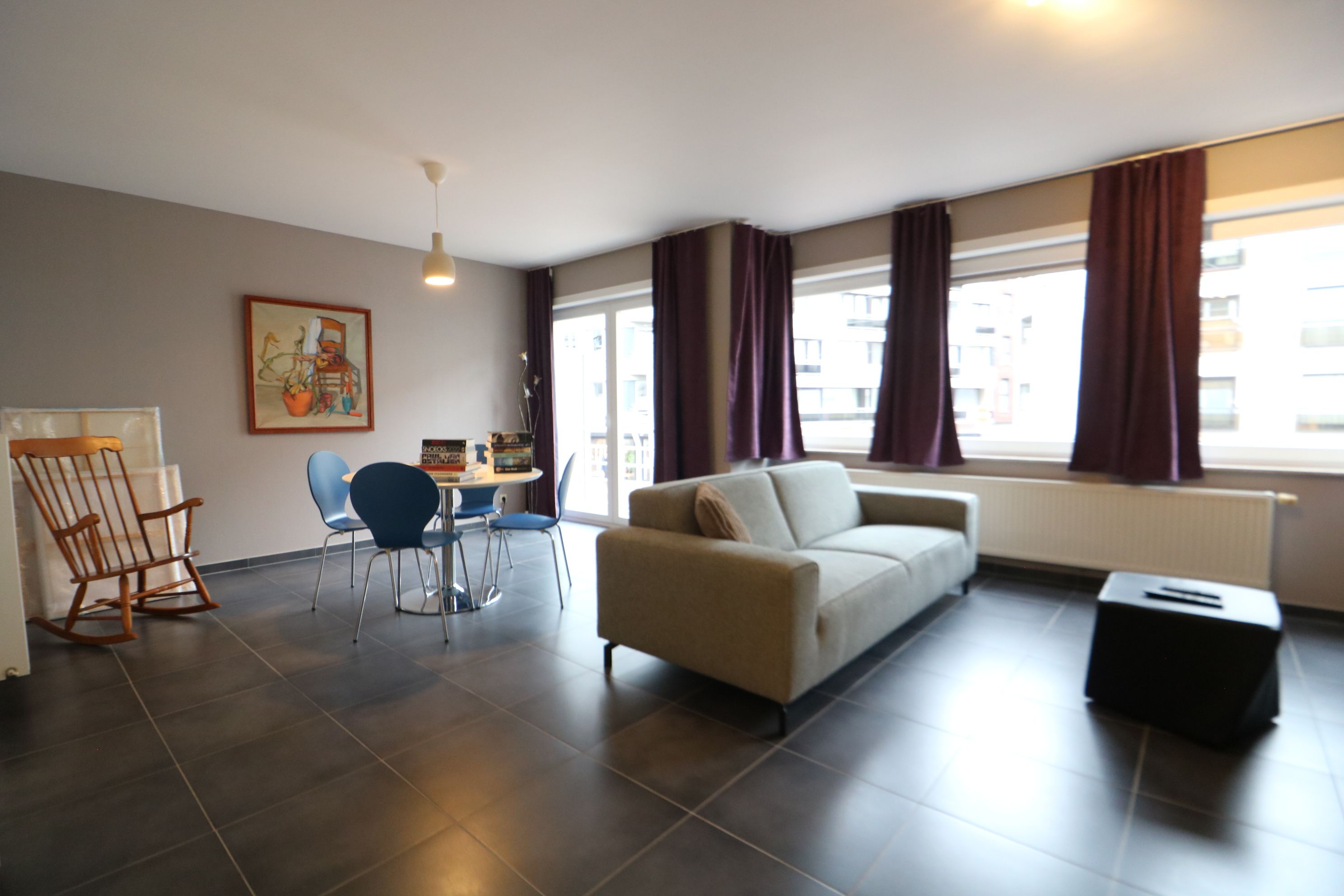 Lichtrijk 2-slaapkamerappartement, vlakbij station en winkelstraten.  foto 3