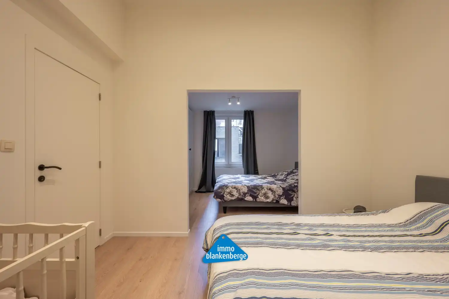 Ruim Gelijkvloers Appartement op de Zeedijk met Frontaal Zeezicht foto 15