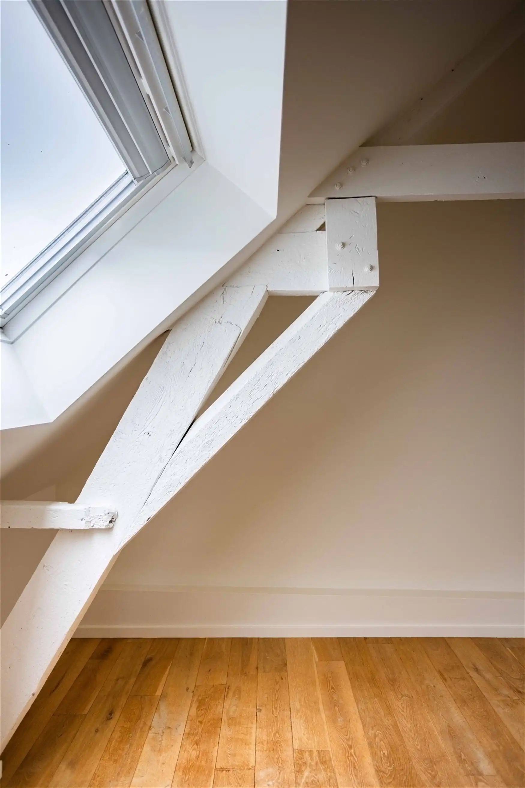 Instapklare woning met 4 kamers en koer in Gent foto 18