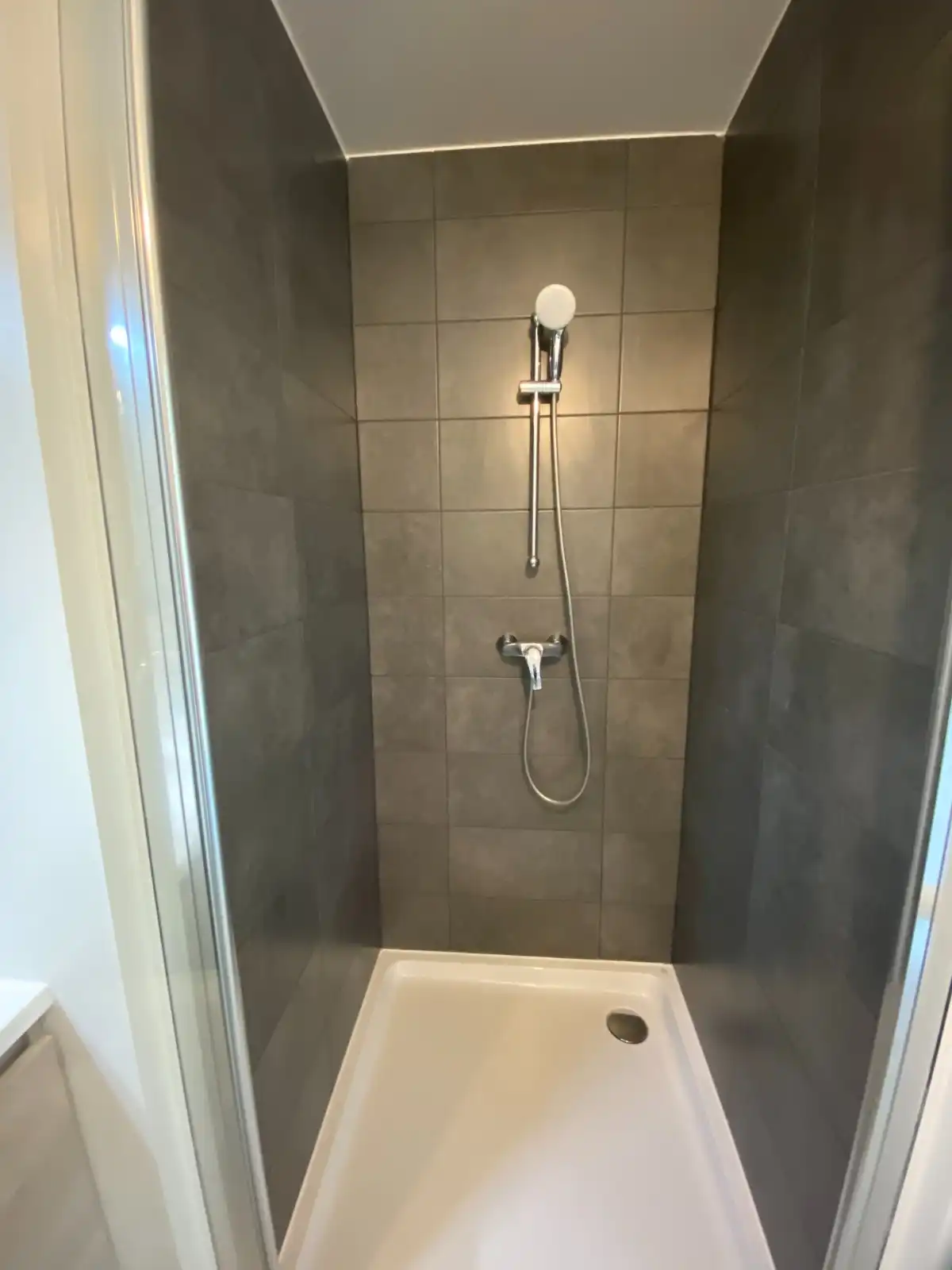 STIJLVOL NIEUWBOUWAPPARTEMENT MET 2 SLAAPKAMERS EN ZONNETERRASSEN – TOPLIGGING IN WAREGEM foto 8