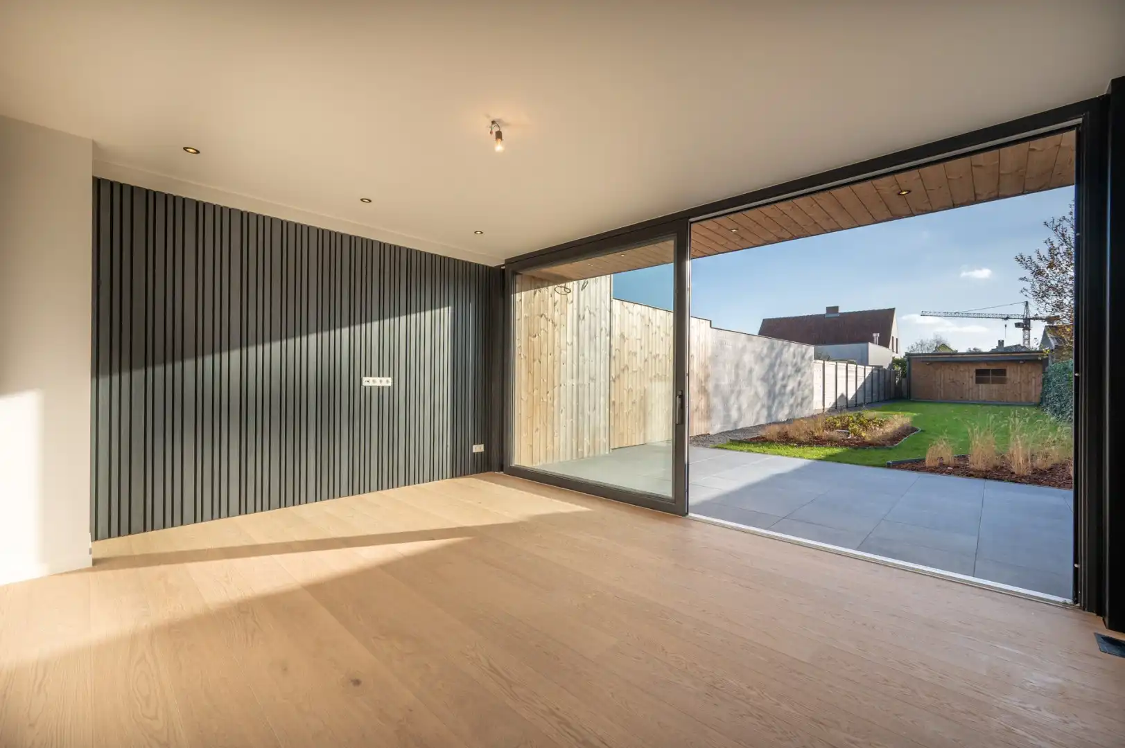 Volledig gerenoveerde en energiezuinige woning met prachtige diepe tuin foto 2