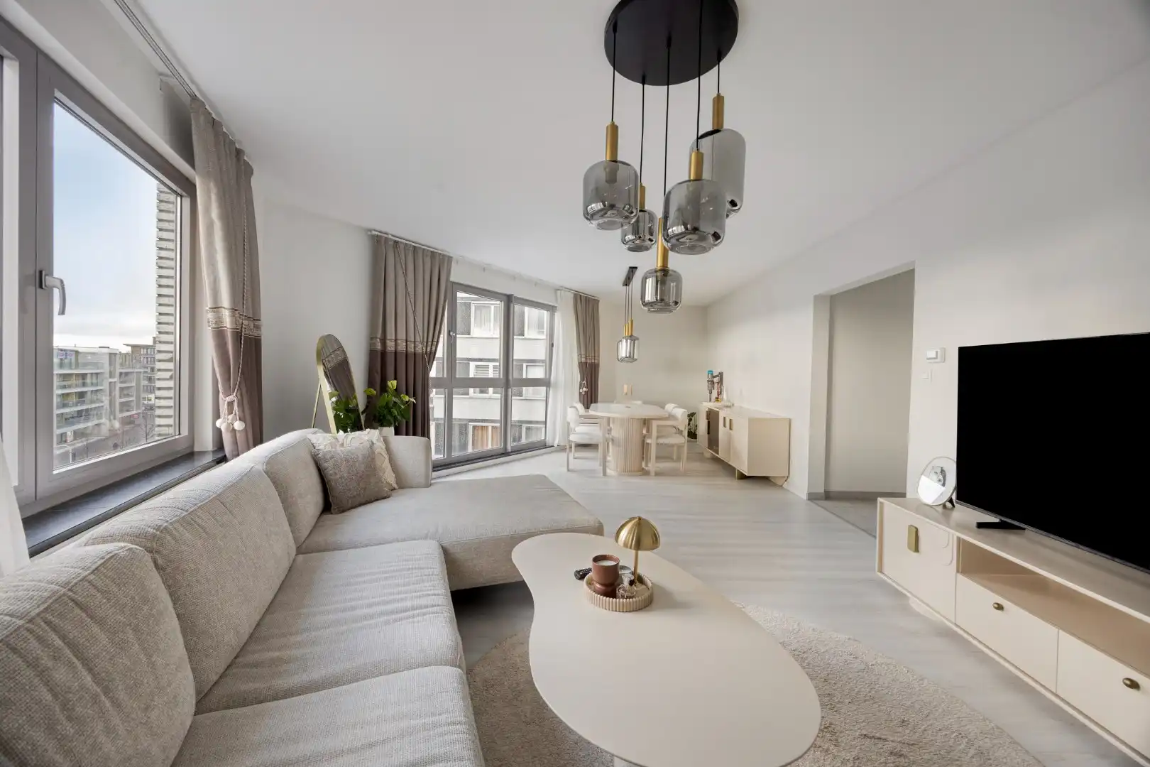 Vernieuwd en instapklaar appartement met 3 slaapkamers in Tongeren centrum foto 3