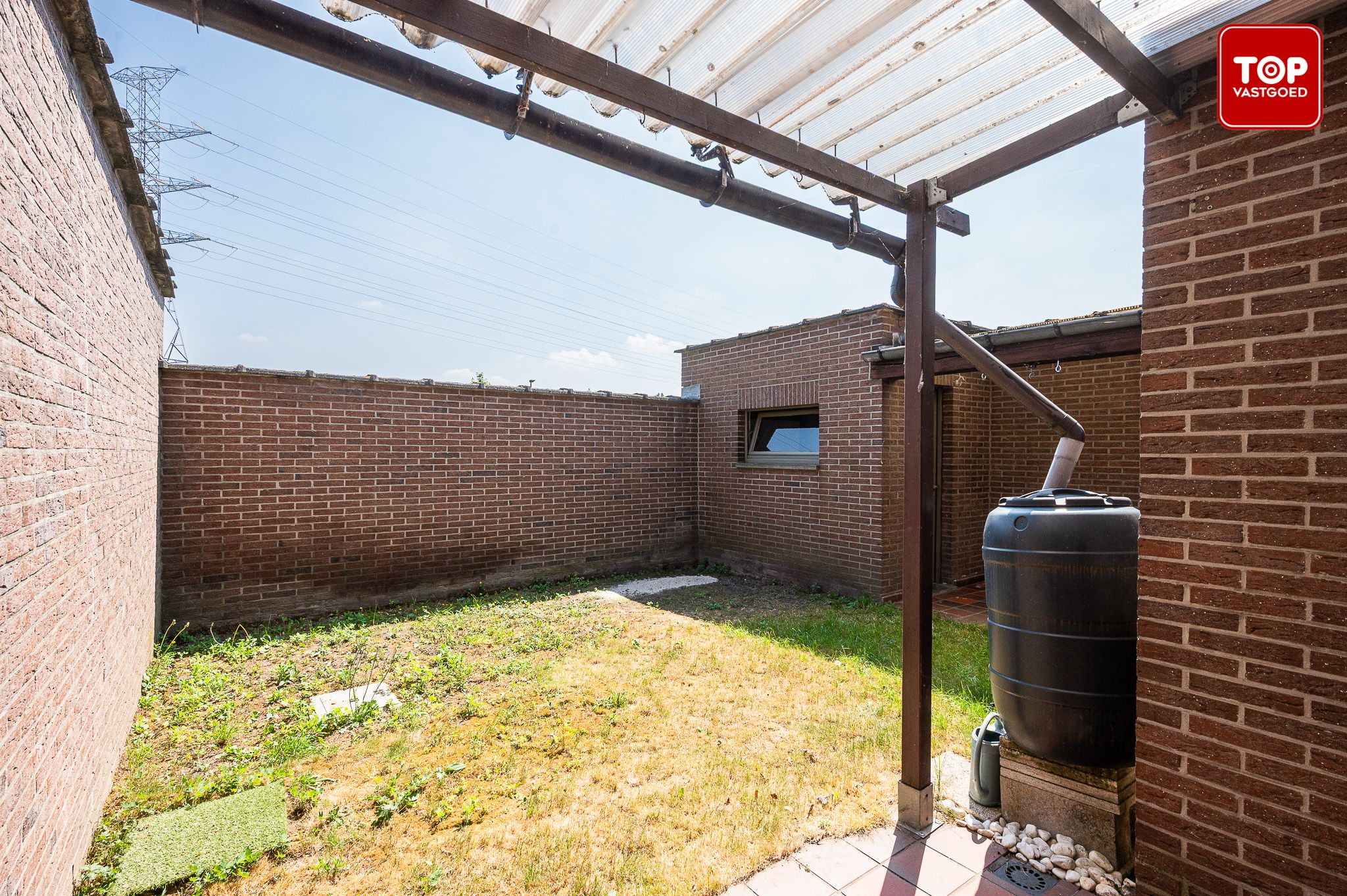 Woning met 3 slaapkamers, tuin en garage.  foto 14