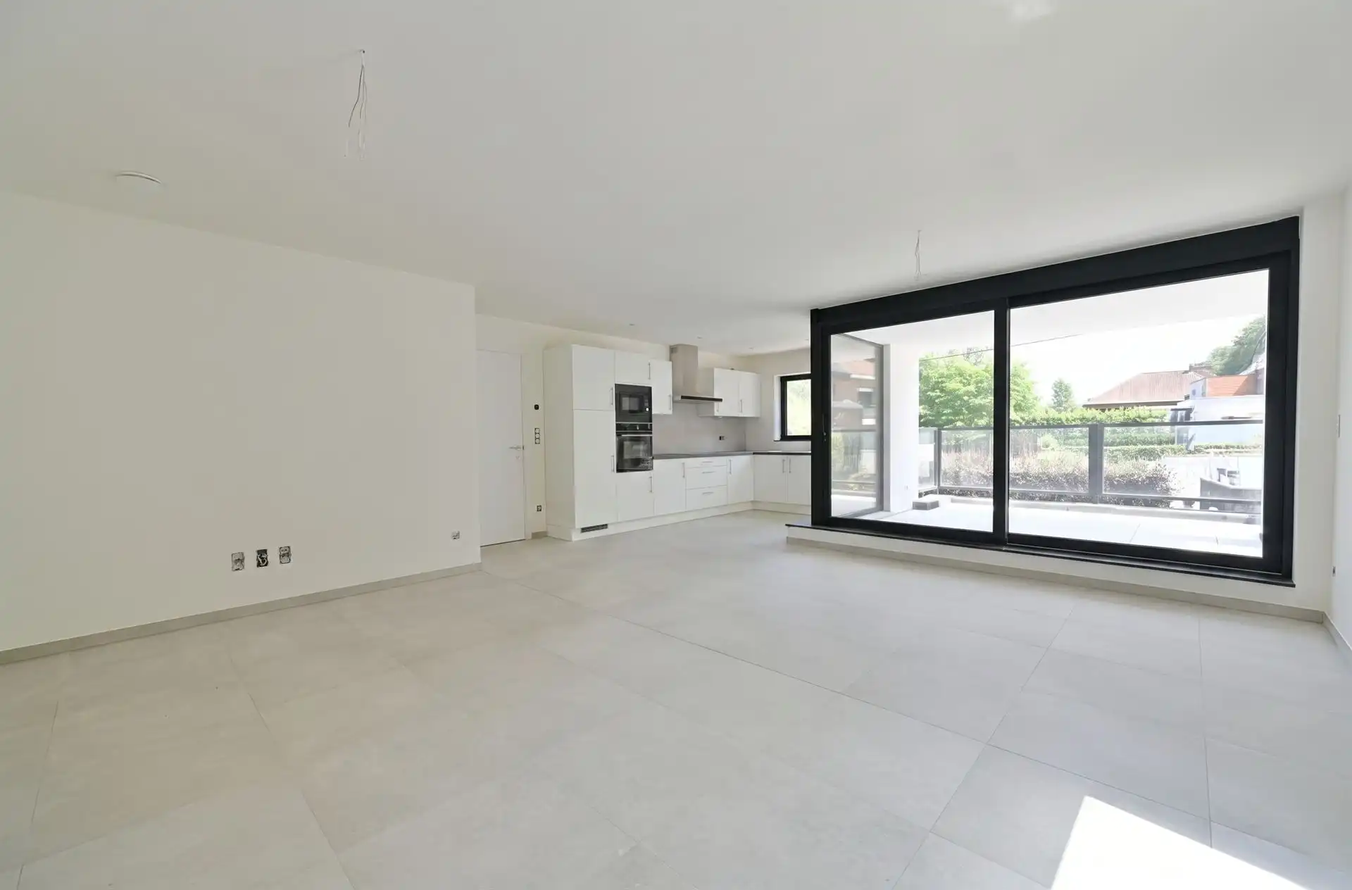 Stijlvol nieuwbouwappartement met ruim oostgericht terras foto 3