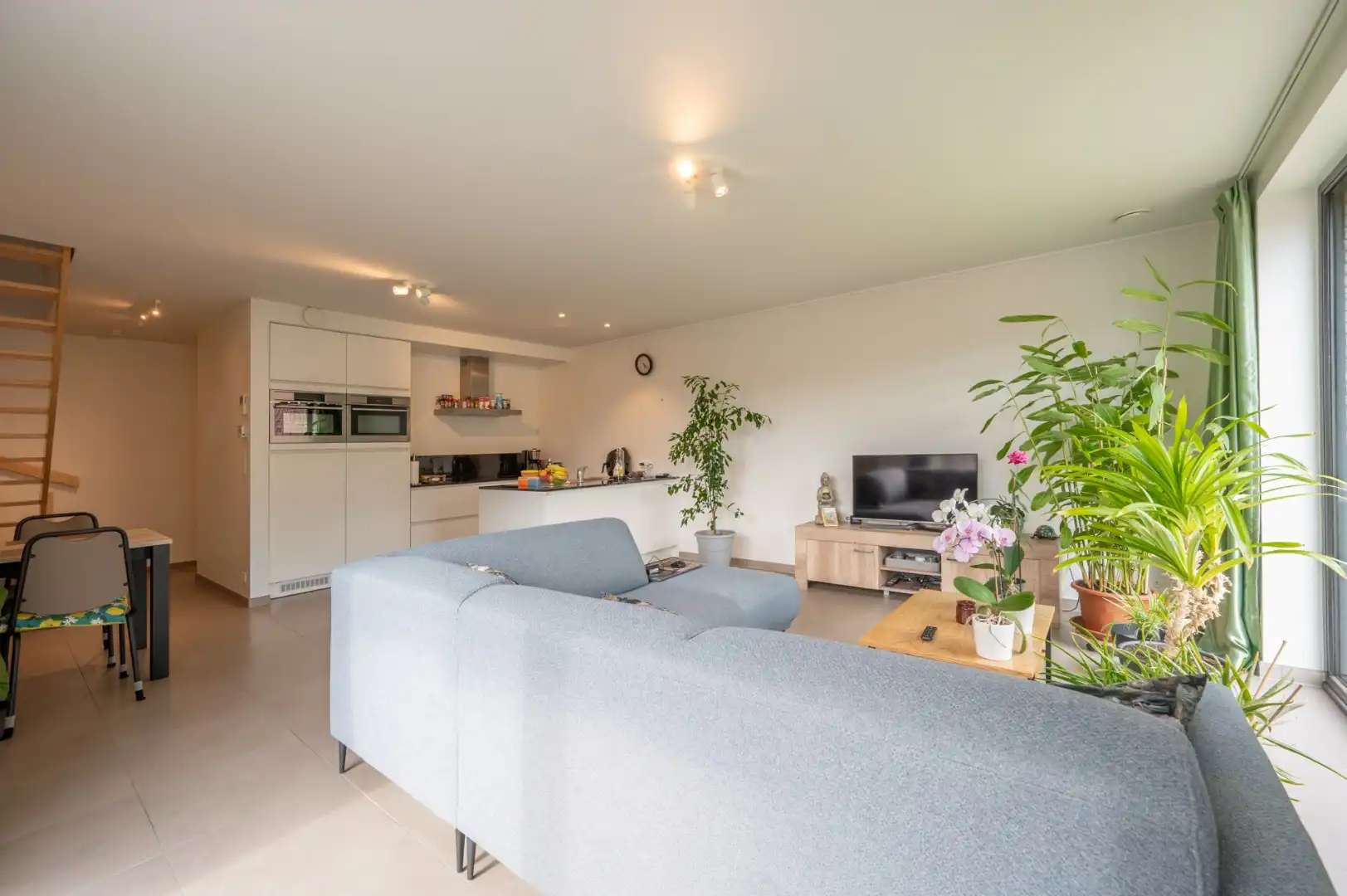Instapklaar duplex appartement met ruim zonneterras op topligging in Brugge! foto 4