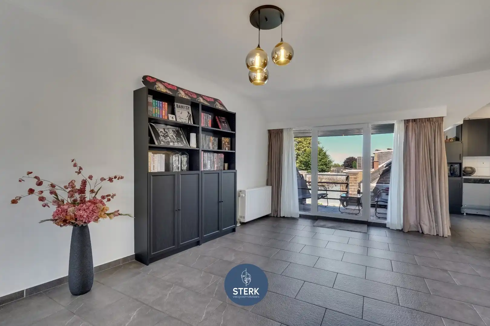 INSTAPKLAAR APPARTEMENT MET 3 SLPKS EN GARAGE TE HERDEREN !  foto 6