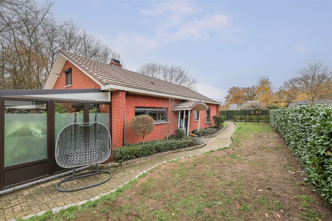 Rustig gelegen woning met weiland en stallen foto 38