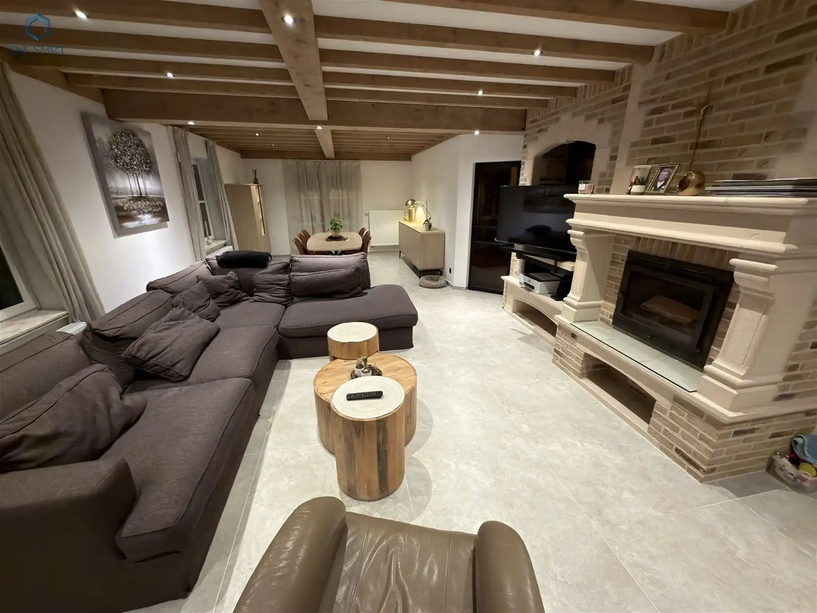 Prachtig gerenoveerde villa met 4 slaapkamers, garage en zwembad foto 4