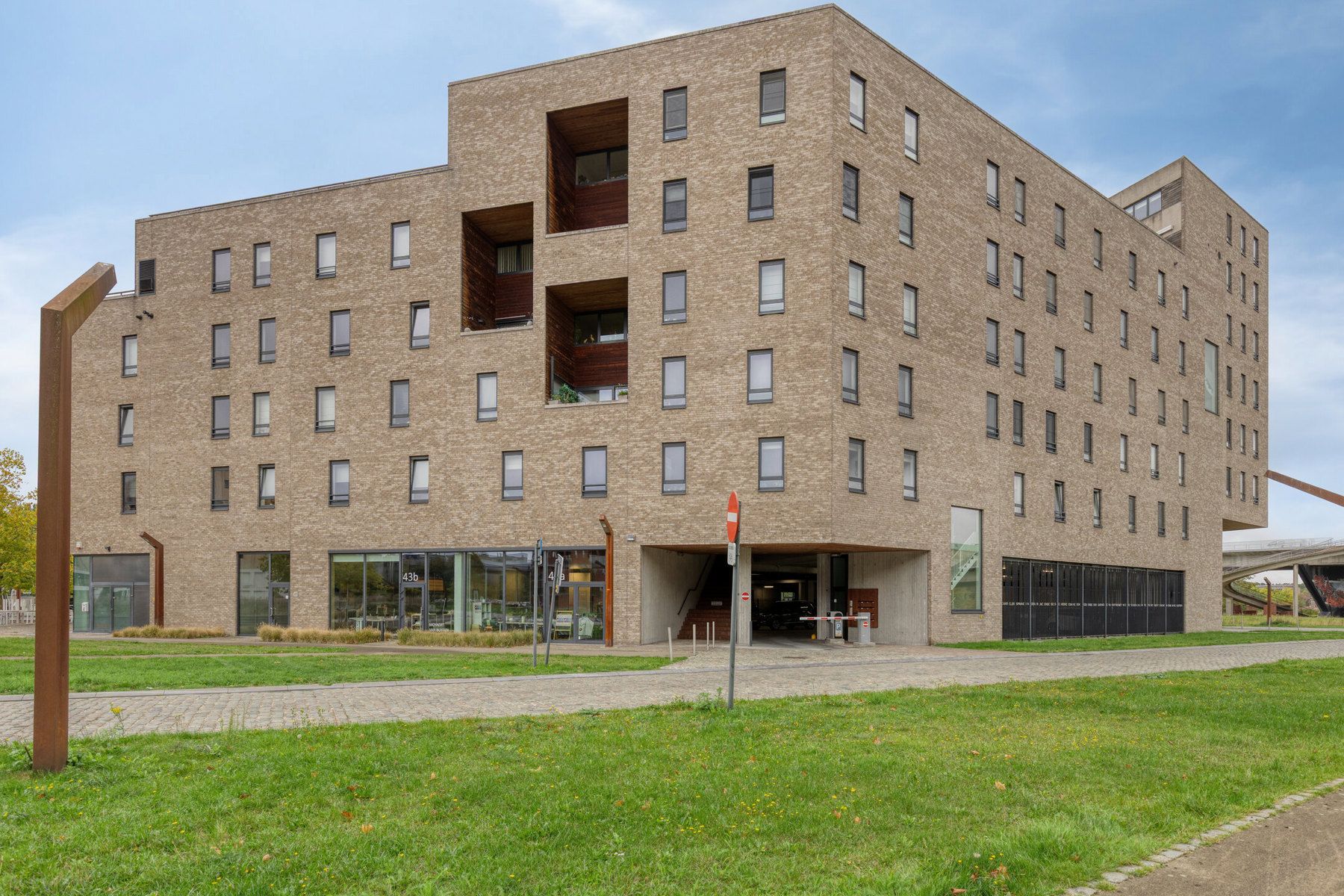 3 slaapkamer, 2 badkamer appartement met terras en parkings foto 19