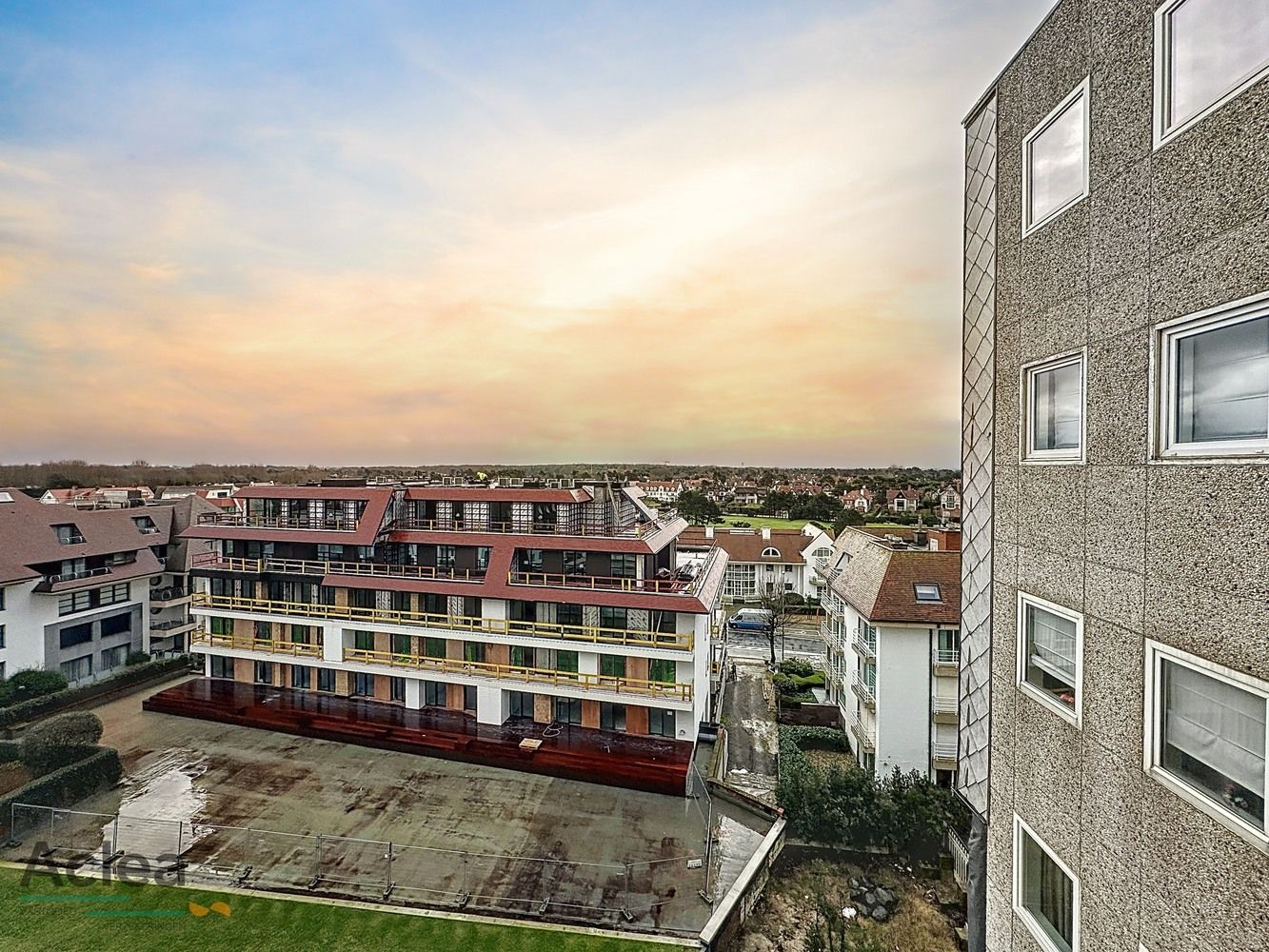 Magnifiek gerenoveerd appartement in hartje Zoute met open zichten foto 21