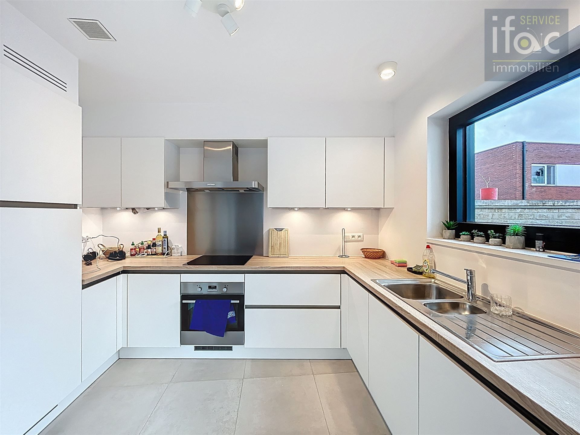 Modern en lichtrijk appartement foto 5