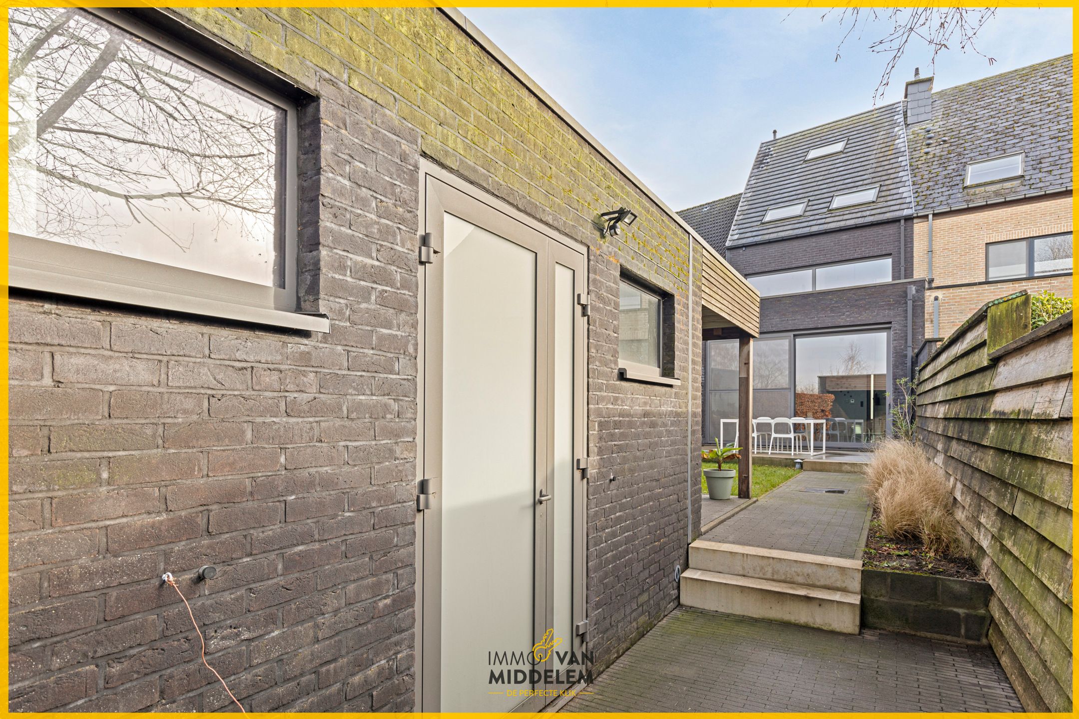 MODERNE INSTAPKLARE WONING MET 3 KAMERS BUREAU GARAGE foto 17