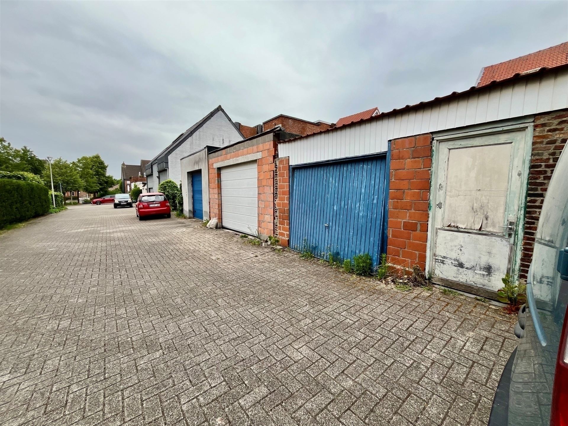 Totaal te renoveren gezinswoning met garage. foto 19