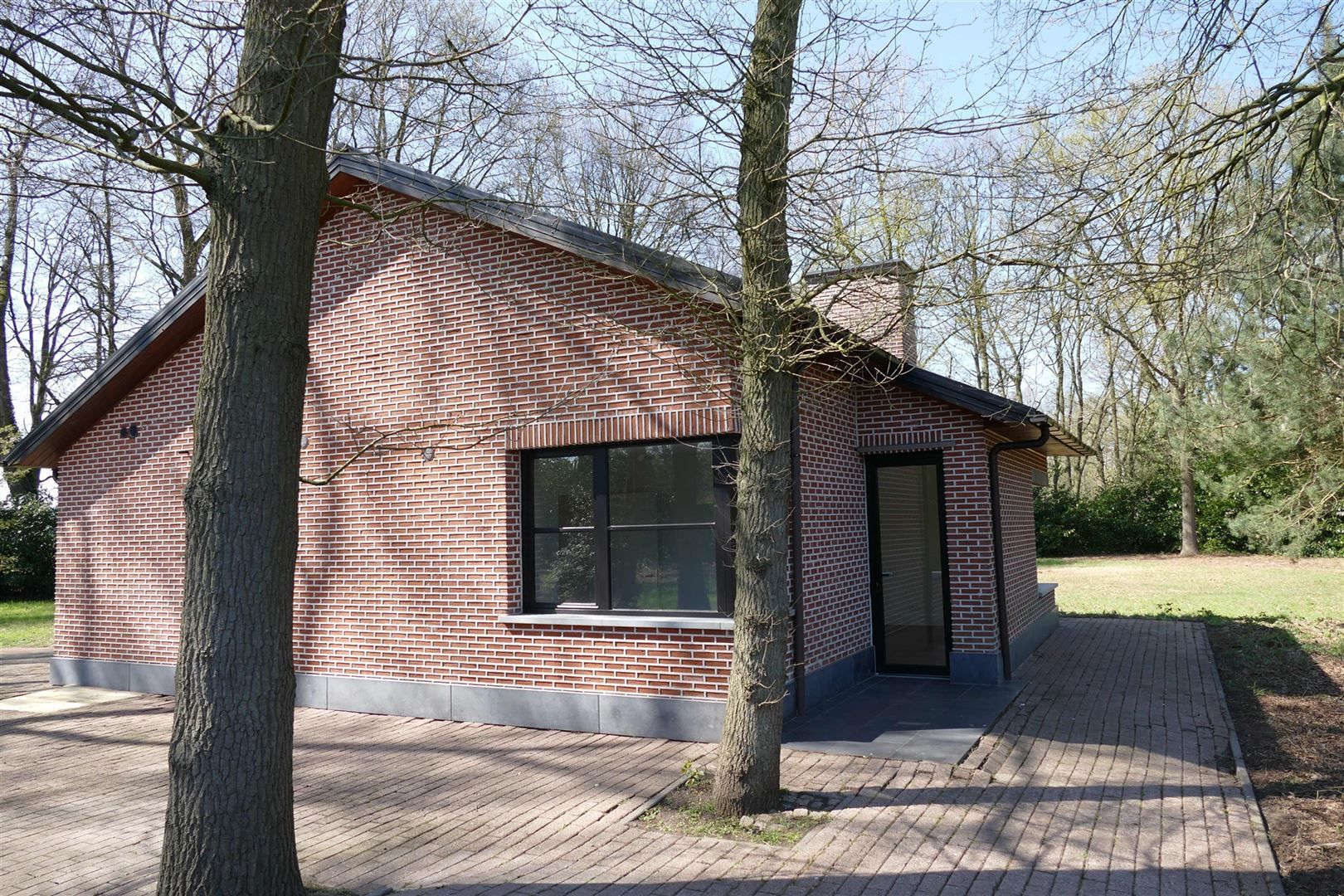 Grondig opgefriste vakantiewoning met grote tuin foto 15
