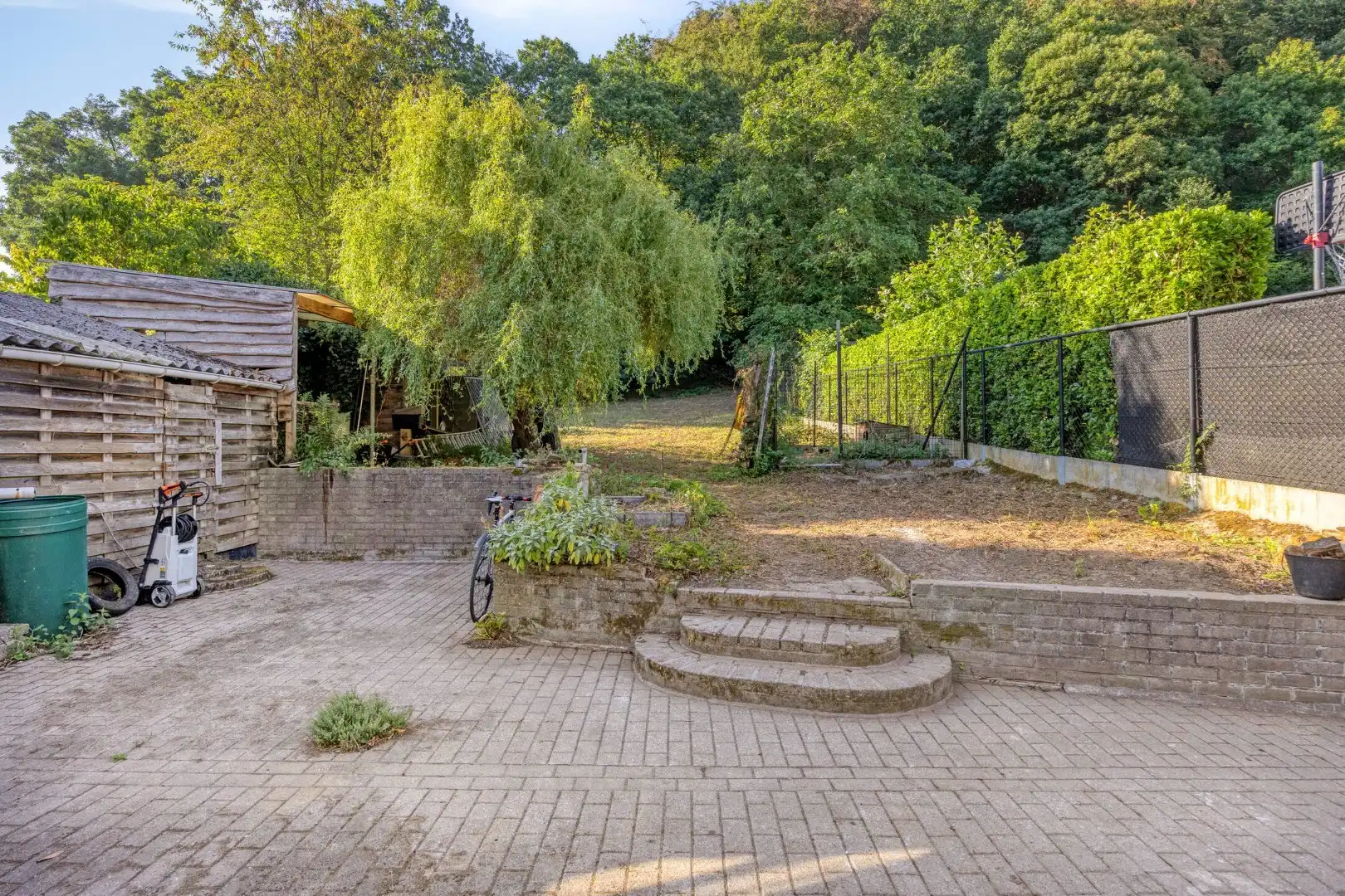Halfopen bebouwing met 5 ruime slaapkamers, 2 badkamers, garage en tuin in Holsbeek – bewoonbare oppervlakte 214m² foto 2