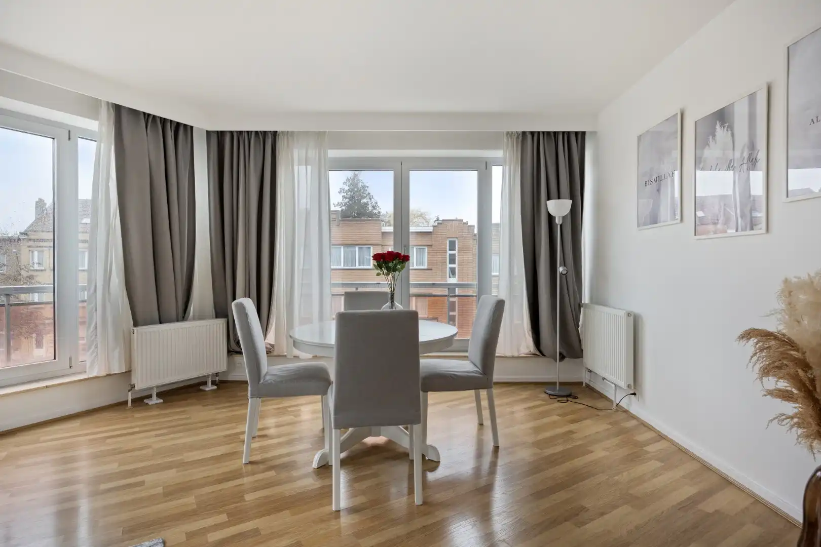 Verzorgd appartement met lift, 2 slaapkamers, garage en kelder foto 5
