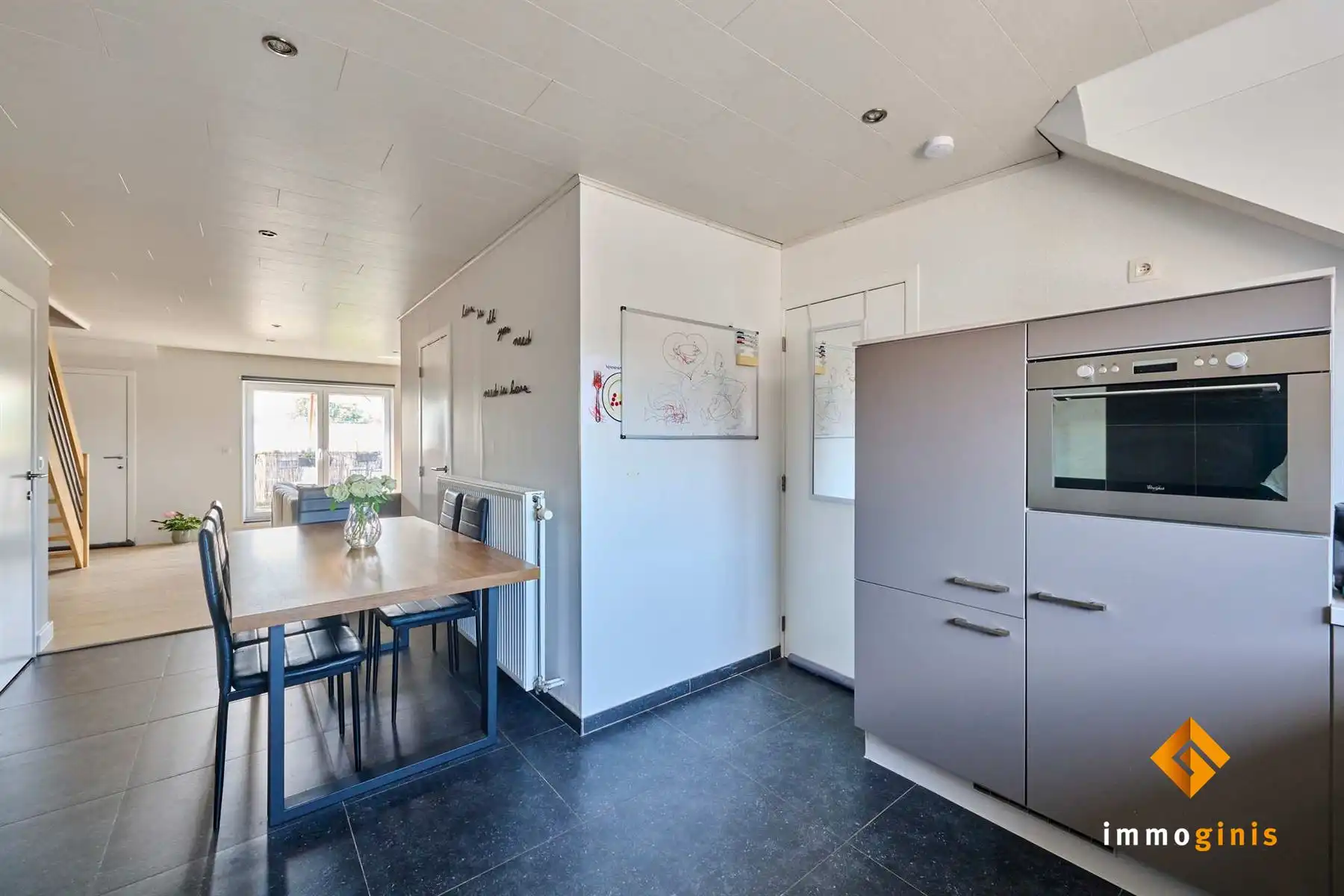 Verrassend ruim 1-slaapkamerappartement met zonnig terrasje, vlakbij centrum Leopoldsburg! foto 7