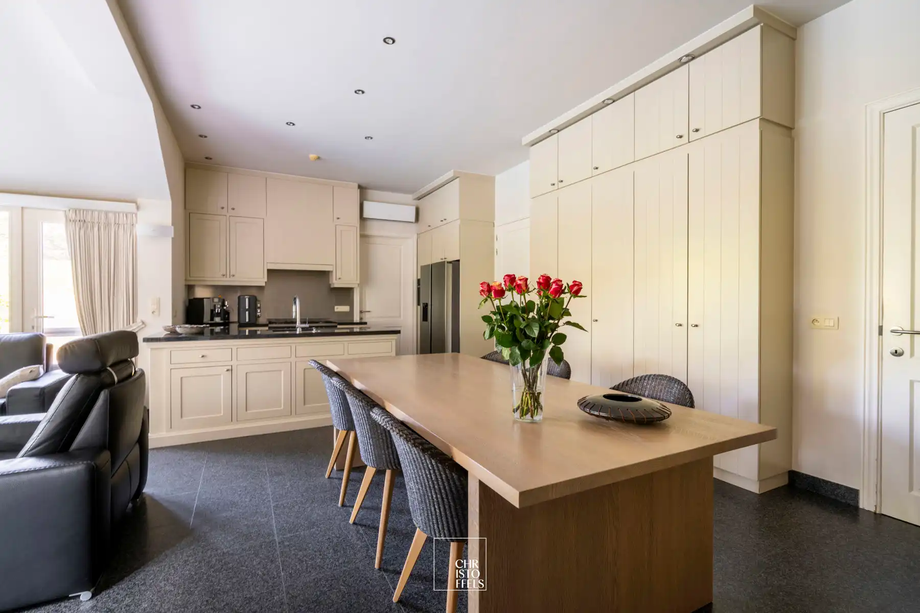 Exclusieve villa van 458m² met buitenzwembad op een perceel van 2.231m² foto 30