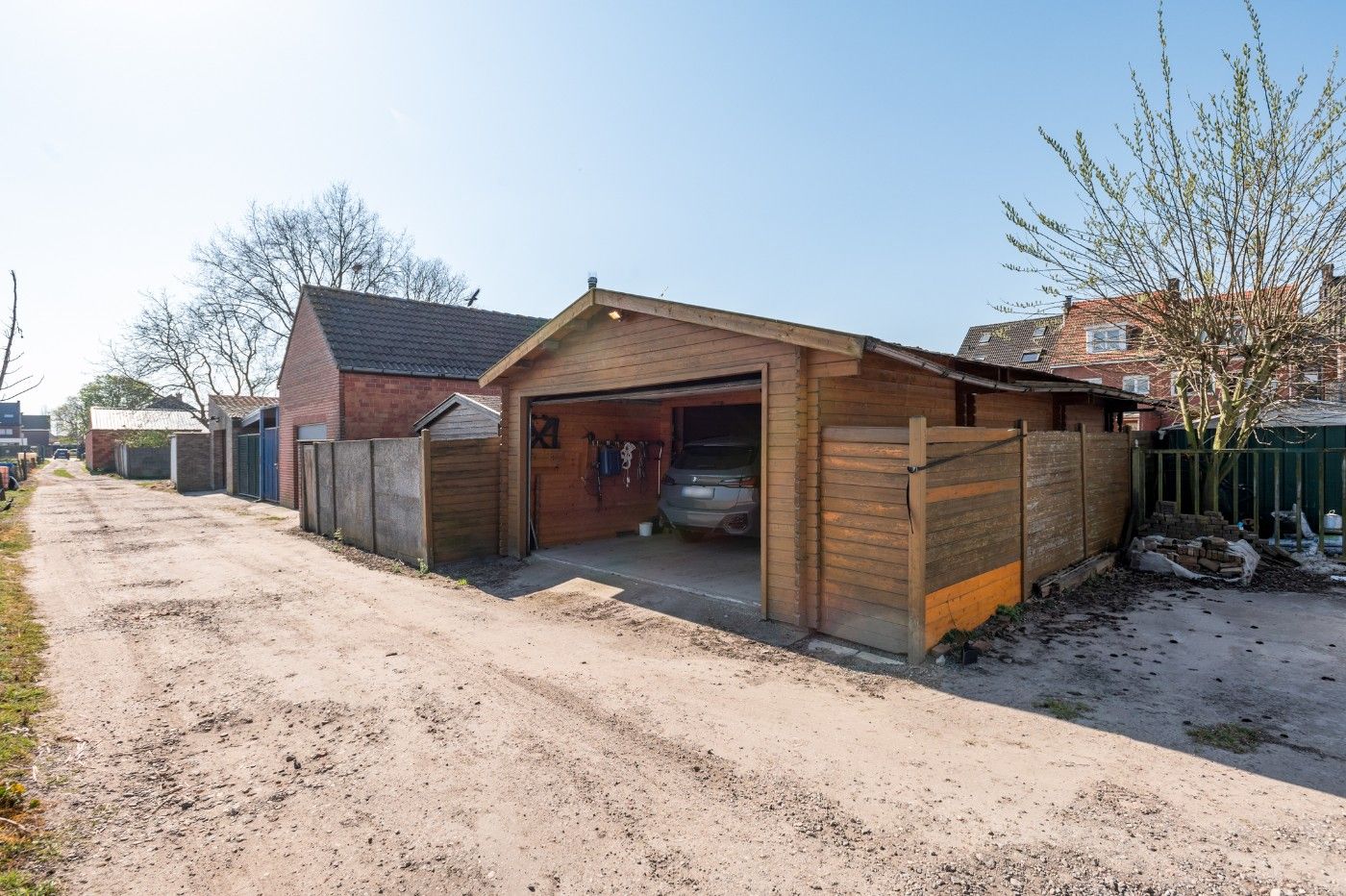 Te renoveren woning met 2 à 3 slpk., inpandige garage, dubbele garage en tuin foto 26