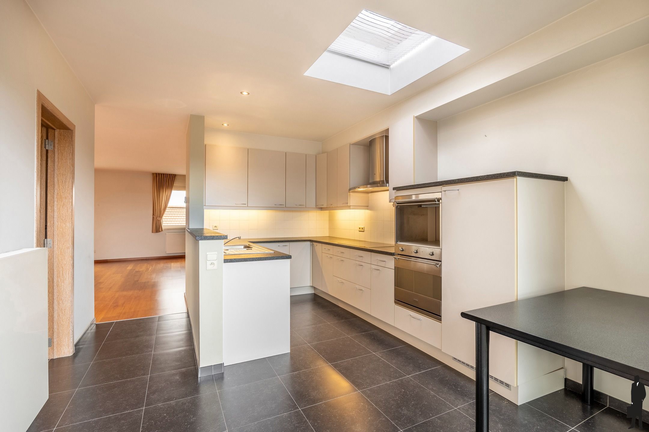 Lichtrijk appartement van ca. 147 m² met 3 slaapkamers foto 6