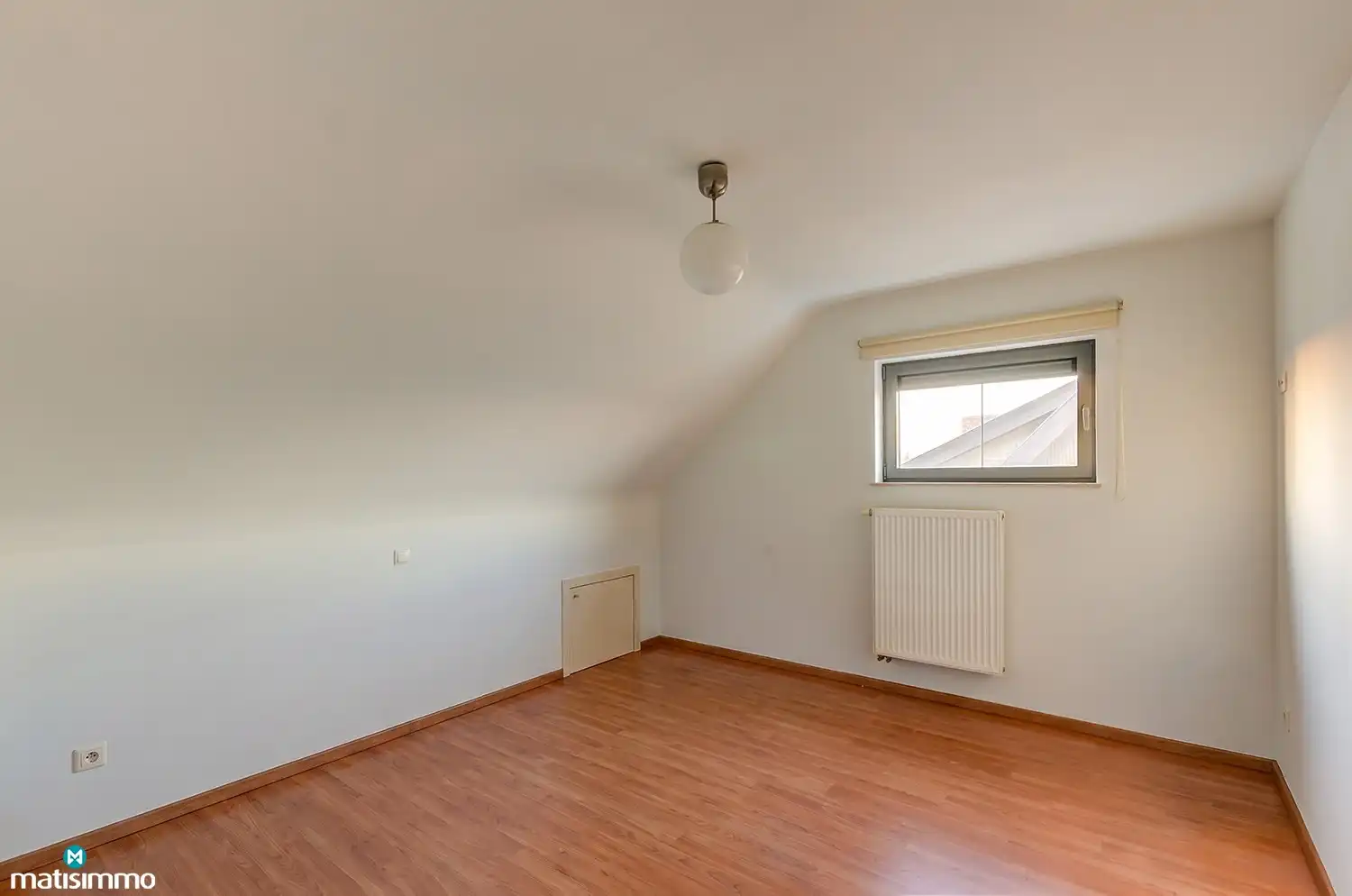 DUPLEXAPPARTEMENT MET 2 SLAAPKAMERS, 1 CARPORT, 1 AUTOSTAANPLAATS, TERRAS, AIRCO EN ZONNEPANELEN TE GROTE-SPOUWEN foto 14