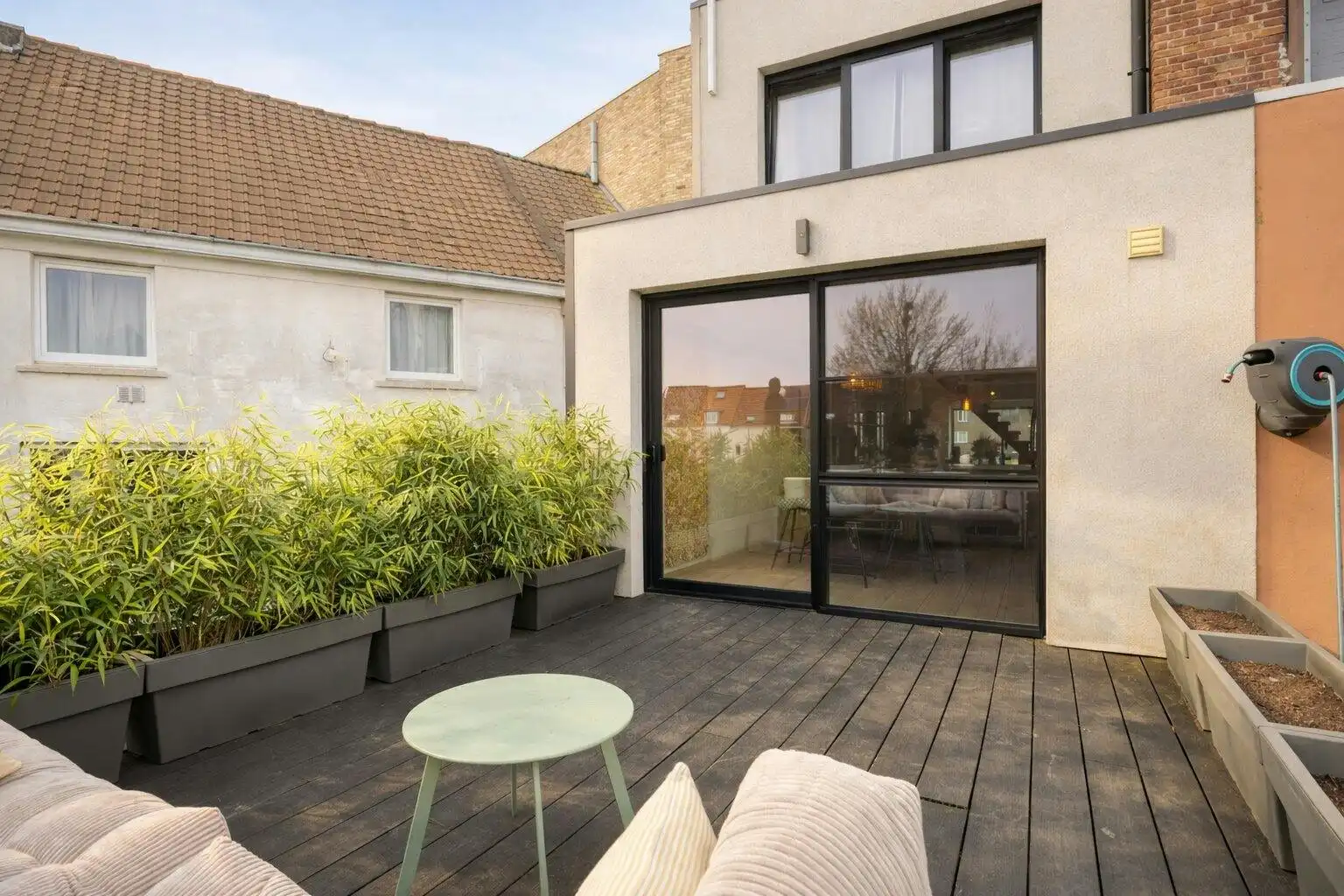 Stijlvol en praktisch gerenoveerd huis met garageopties  foto 9