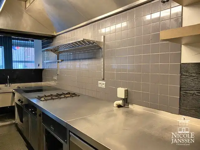 Mooi en instapklaar horecapand met parkeergelegenheid in de buurt foto 4