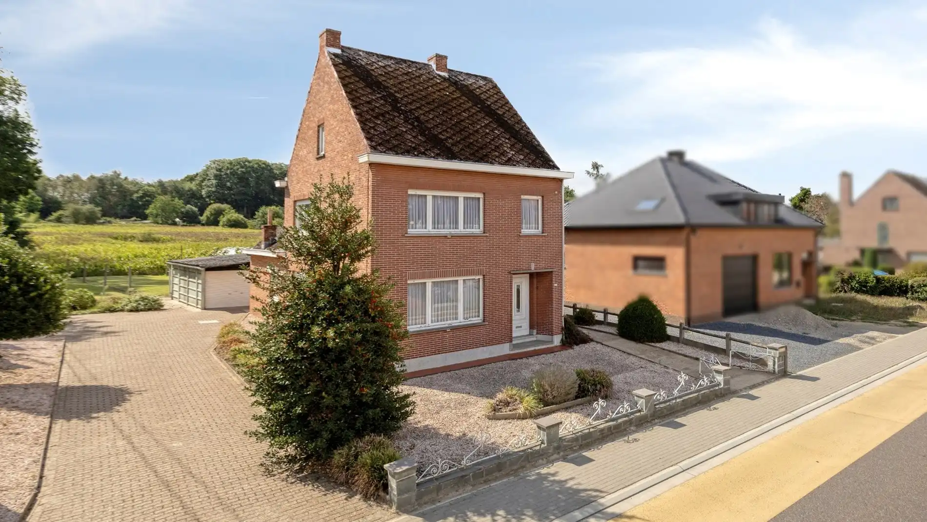 Hoofdfoto van de publicatie: Mooi gelegen woning met 3 slpks en ruim bijgebouw op 9,2a te Aarschot