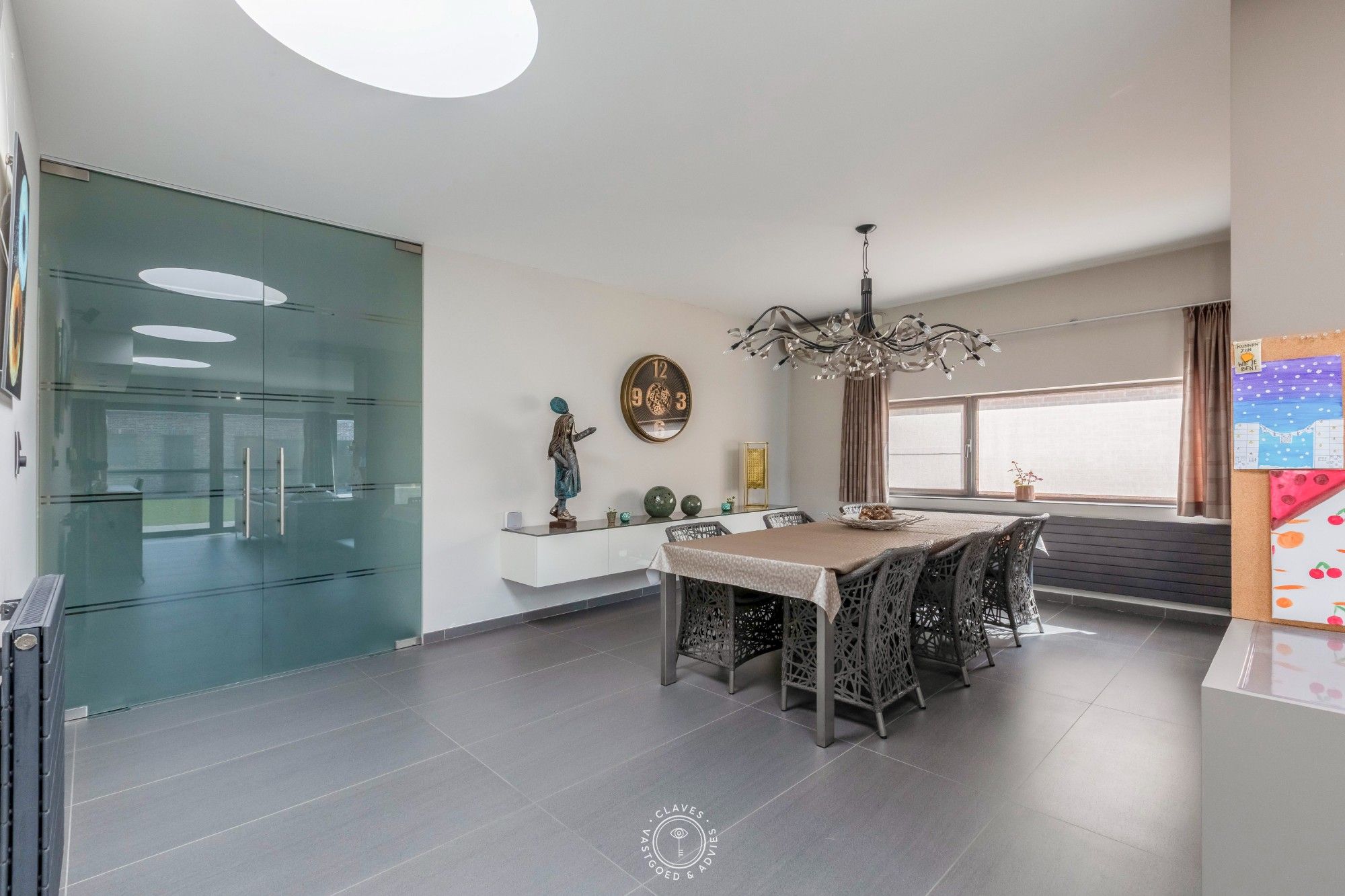 Instapklare woning en ruime tuin in het hart van Vrasene foto 8