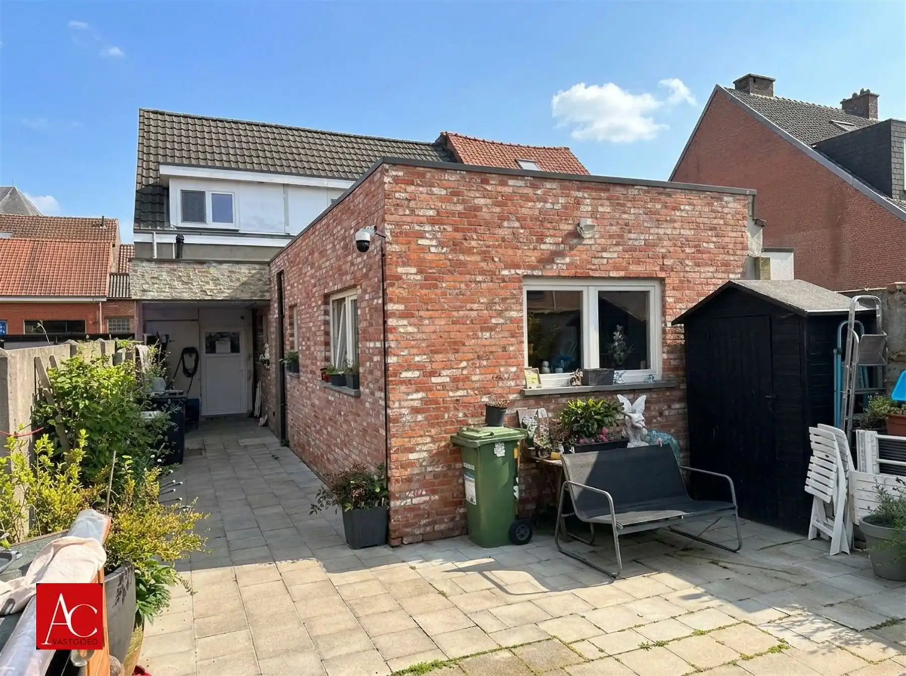 Gezinswoning met 5 slaapkamers en inpandige garage foto 14