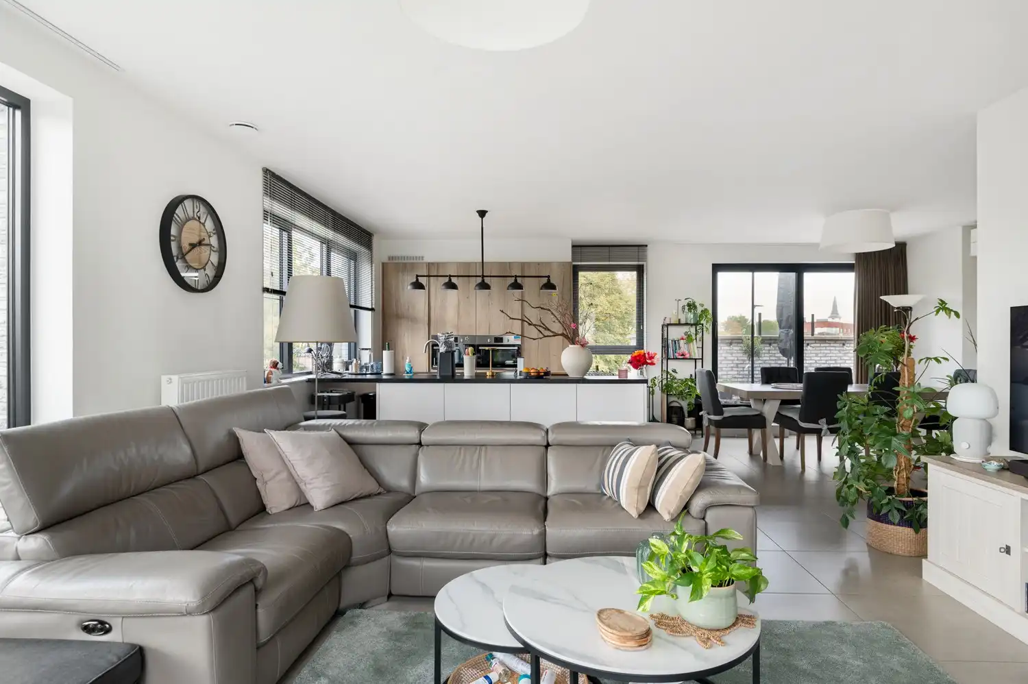 Dakappartement met 4 slaapkamers en 2 terrassen! foto 5