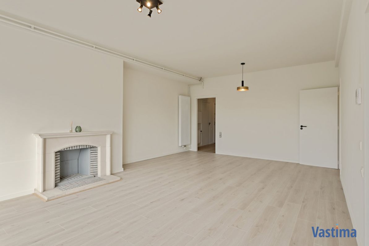 Knap gerenoveerd appartement met staanplaats in centrum Aalst foto 5